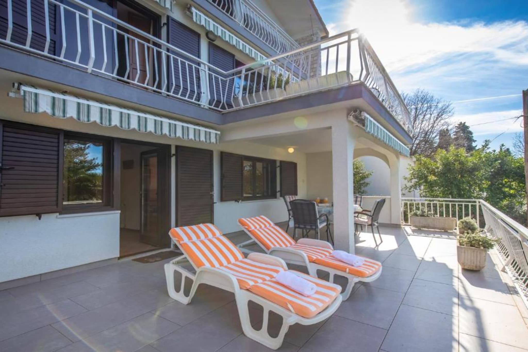 Apartment Villa Mirna - One Bedroom Apartment with Balcony and Garden View-Terrassenbalkon