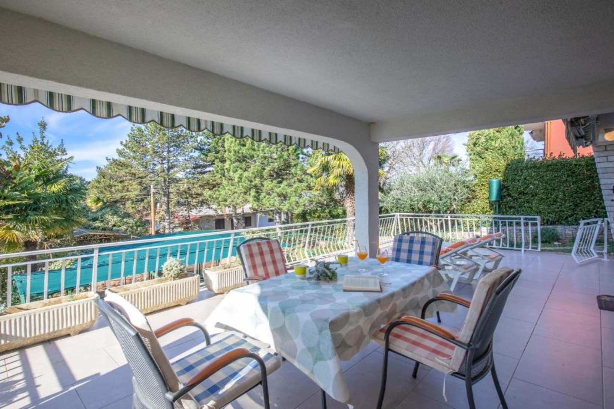 Apartment Villa Mirna - One Bedroom Apartment with Balcony and Garden View