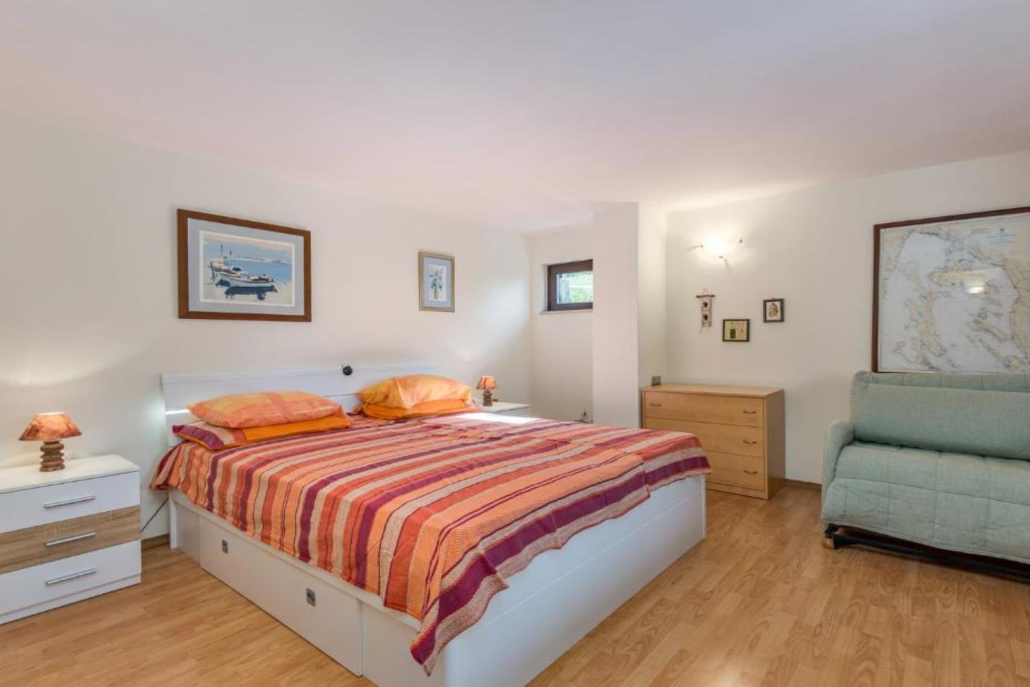 Apartment Villa Mirna - One Bedroom Apartment with Balcony and Garden View-Schlafzimmer