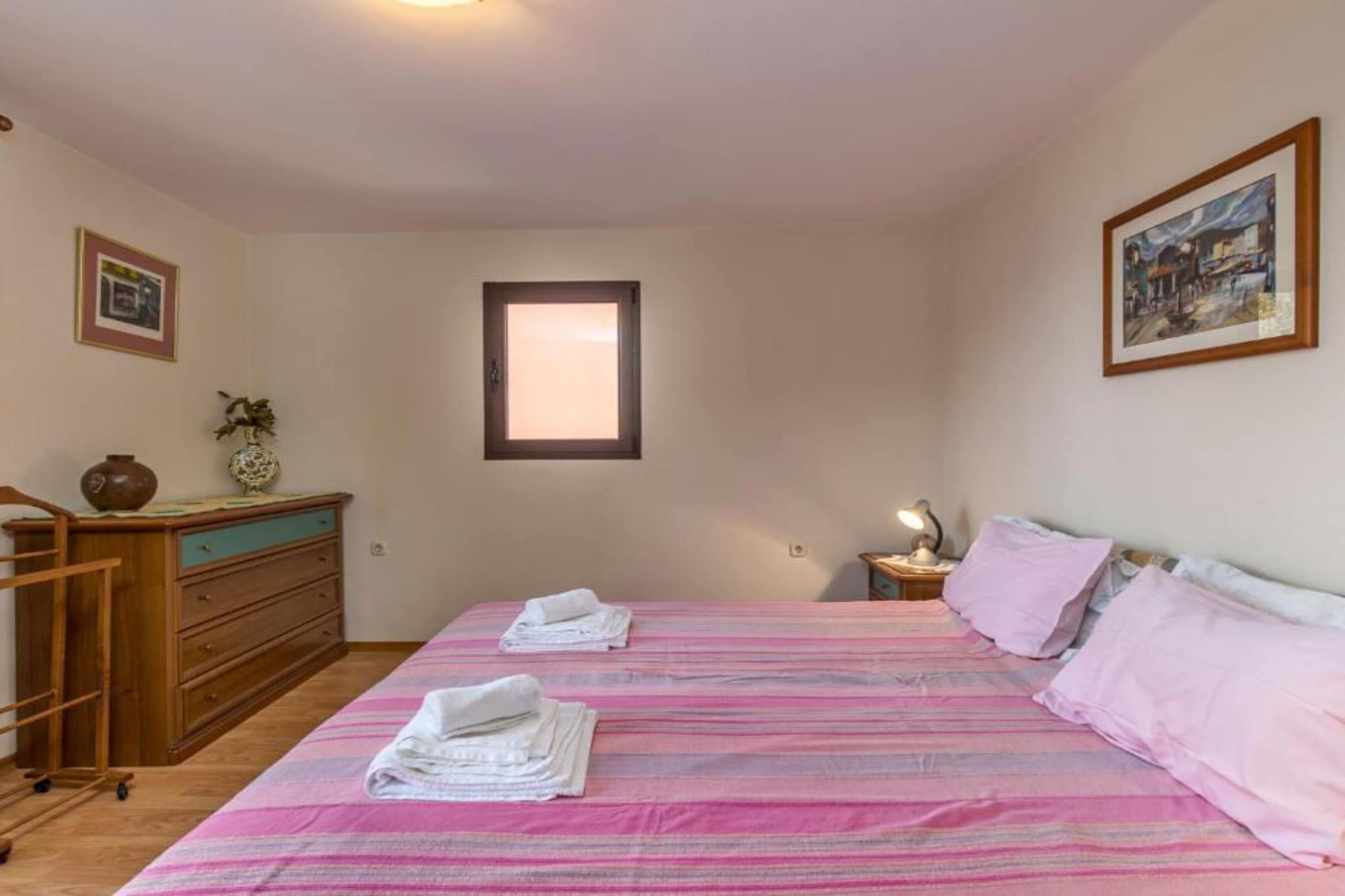 Apartment Villa Mirna - Three Bedroom Apartment with Balcony and  Sea View-Schlafzimmer