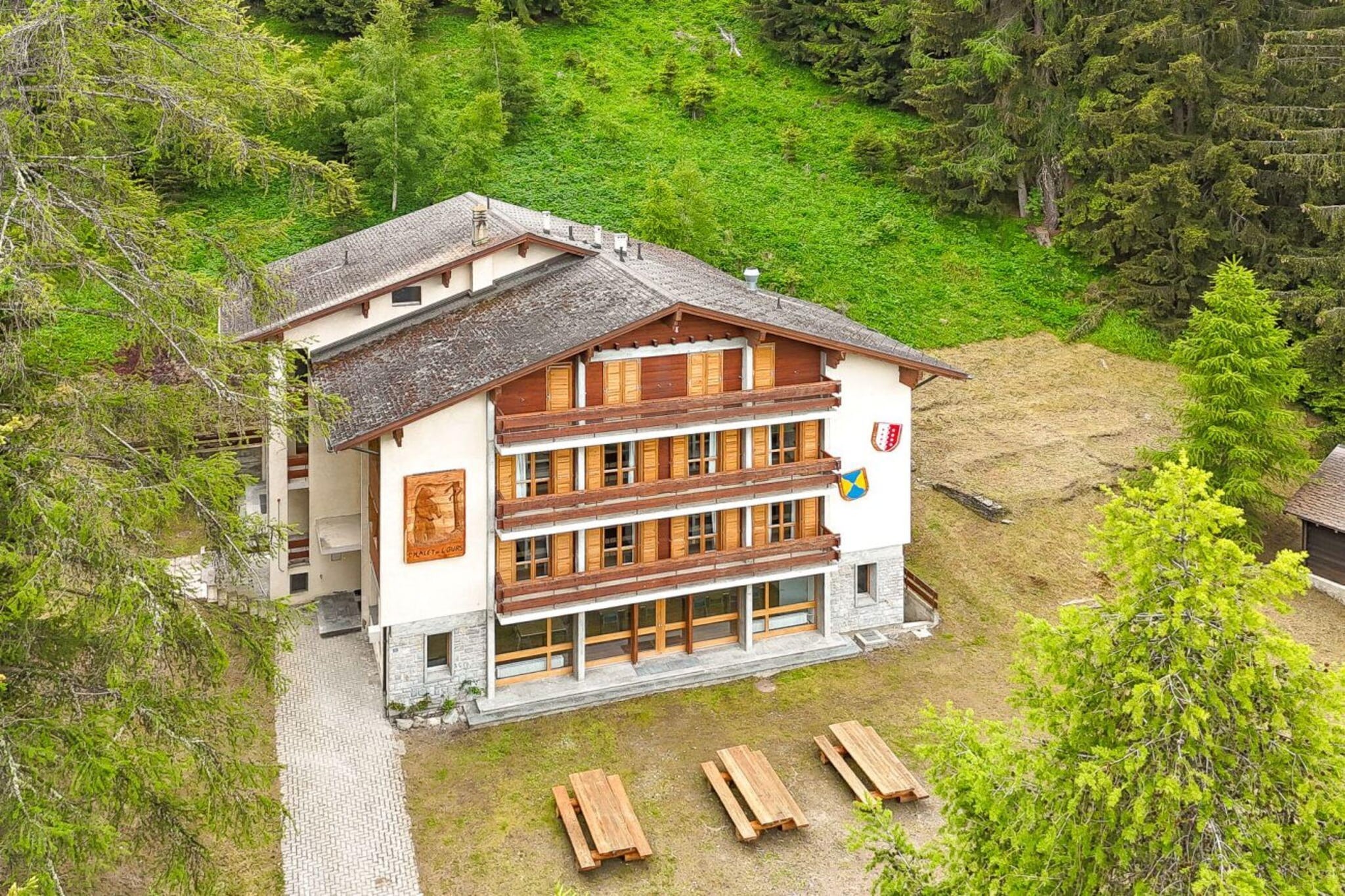 Chalet de l'Ours AUTHENTIC Appart Chambésy 6 pers-Buitenkant zomer