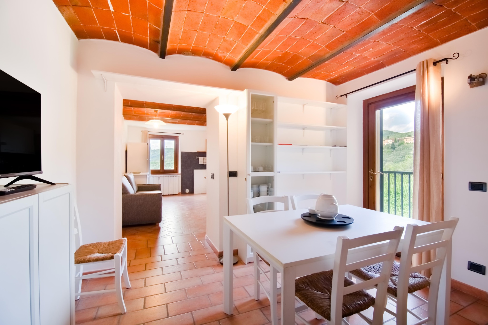 Tuscan Hillsides-Eetkamer