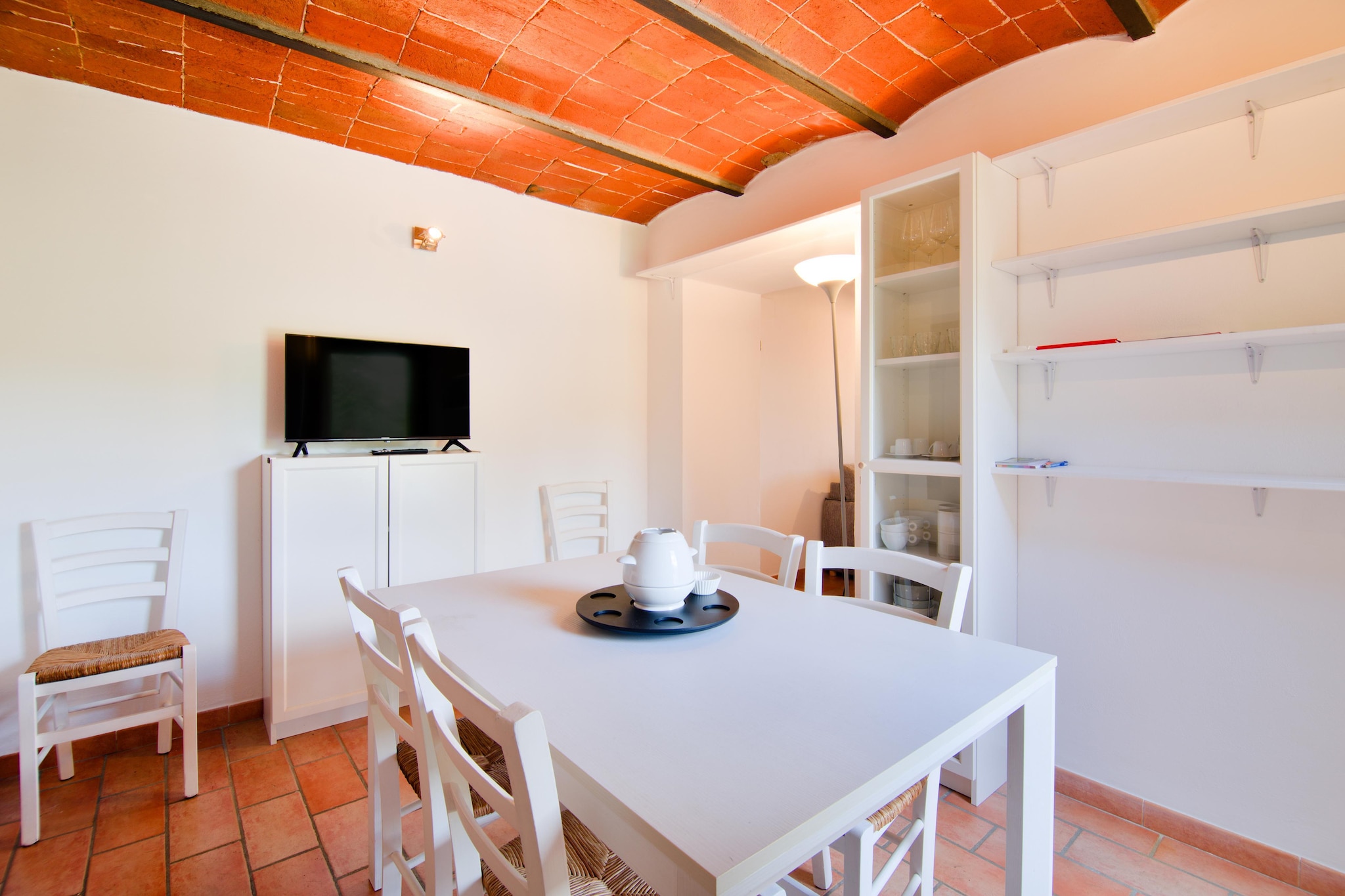 Tuscan Hillsides-Eetkamer