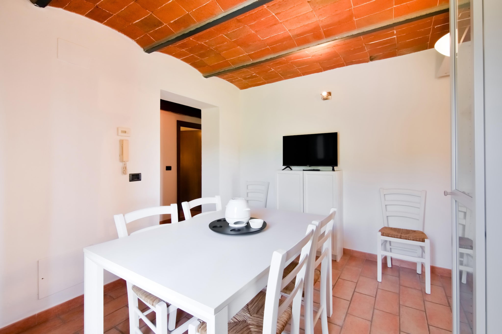Tuscan Hillsides-Eetkamer