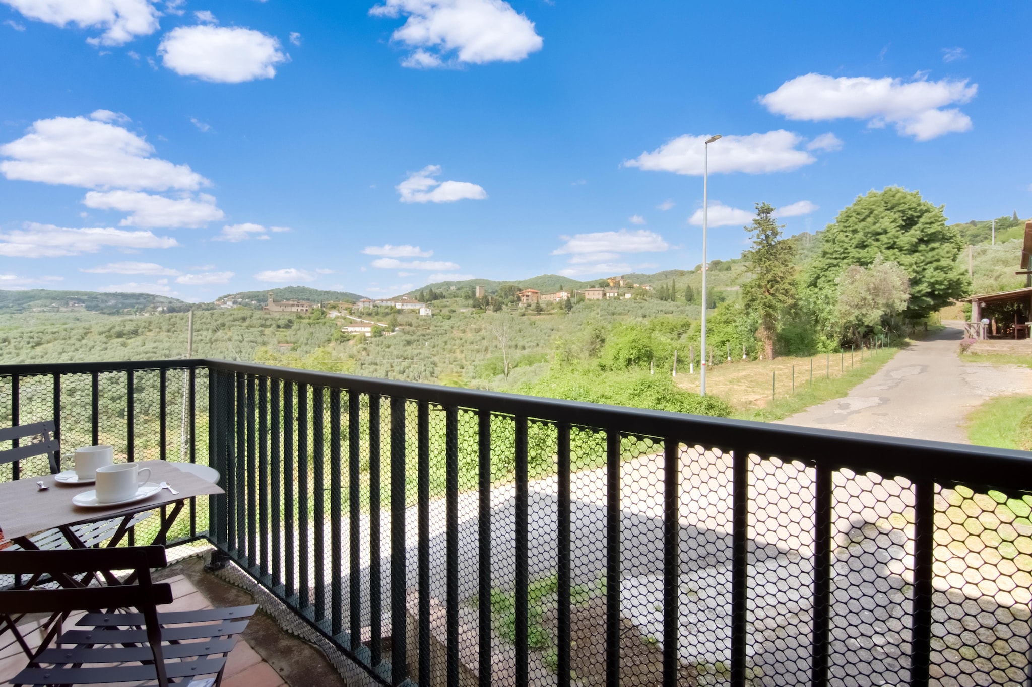 Tuscan Hillsides-Terrasbalkon
