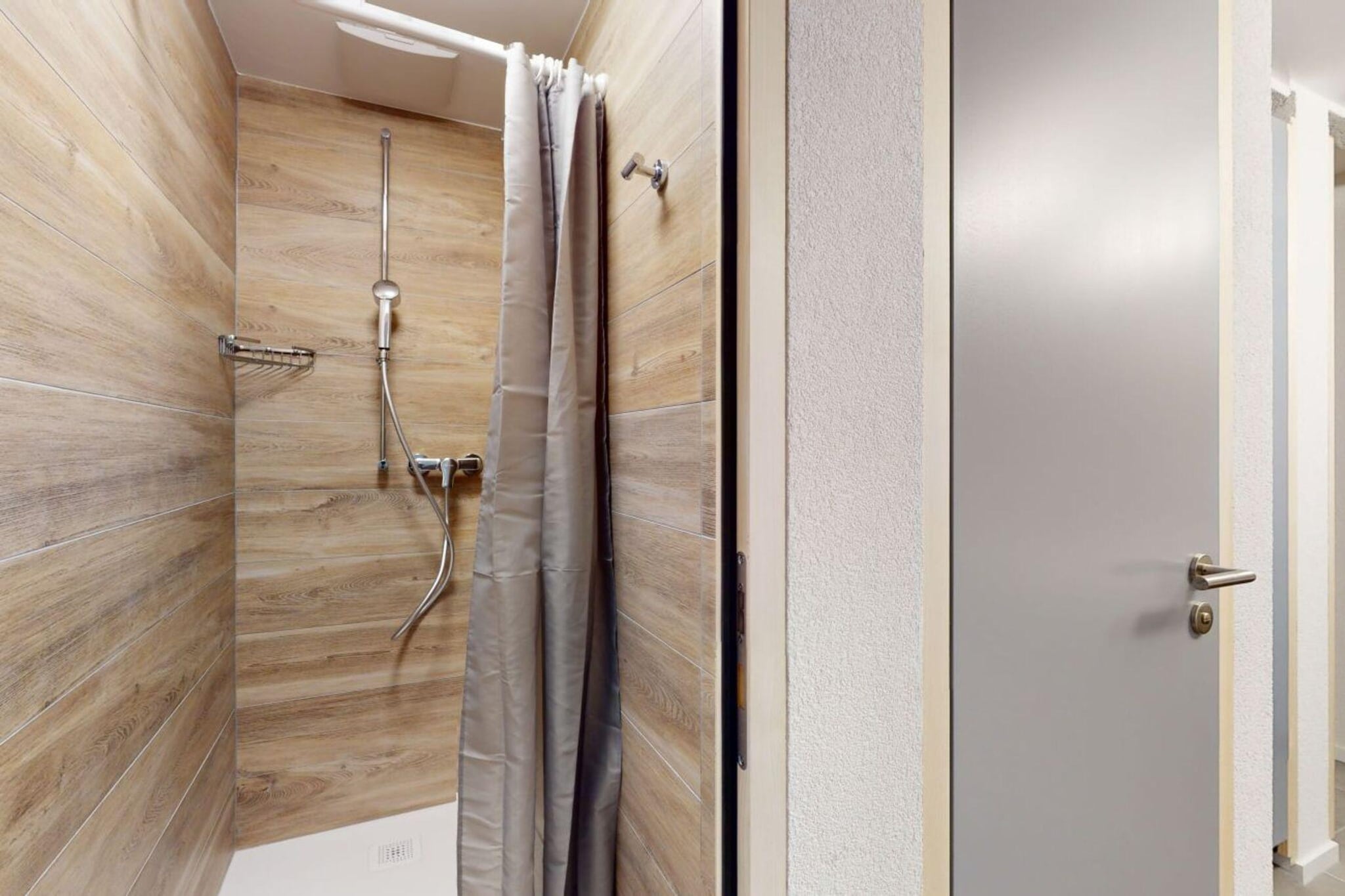Chalet de l'Ours AUTHENTIC Etage Penthes 14 pers-Badkamer