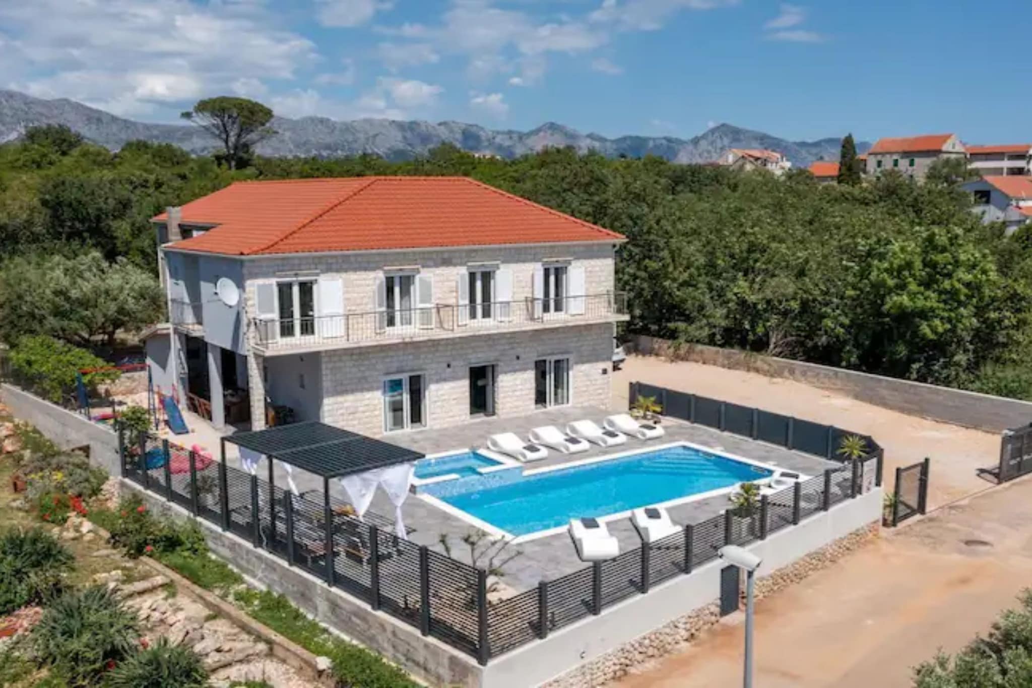 Villa Stipea - Four Bedroom Villa with Swimming Pool-Außenbereich
