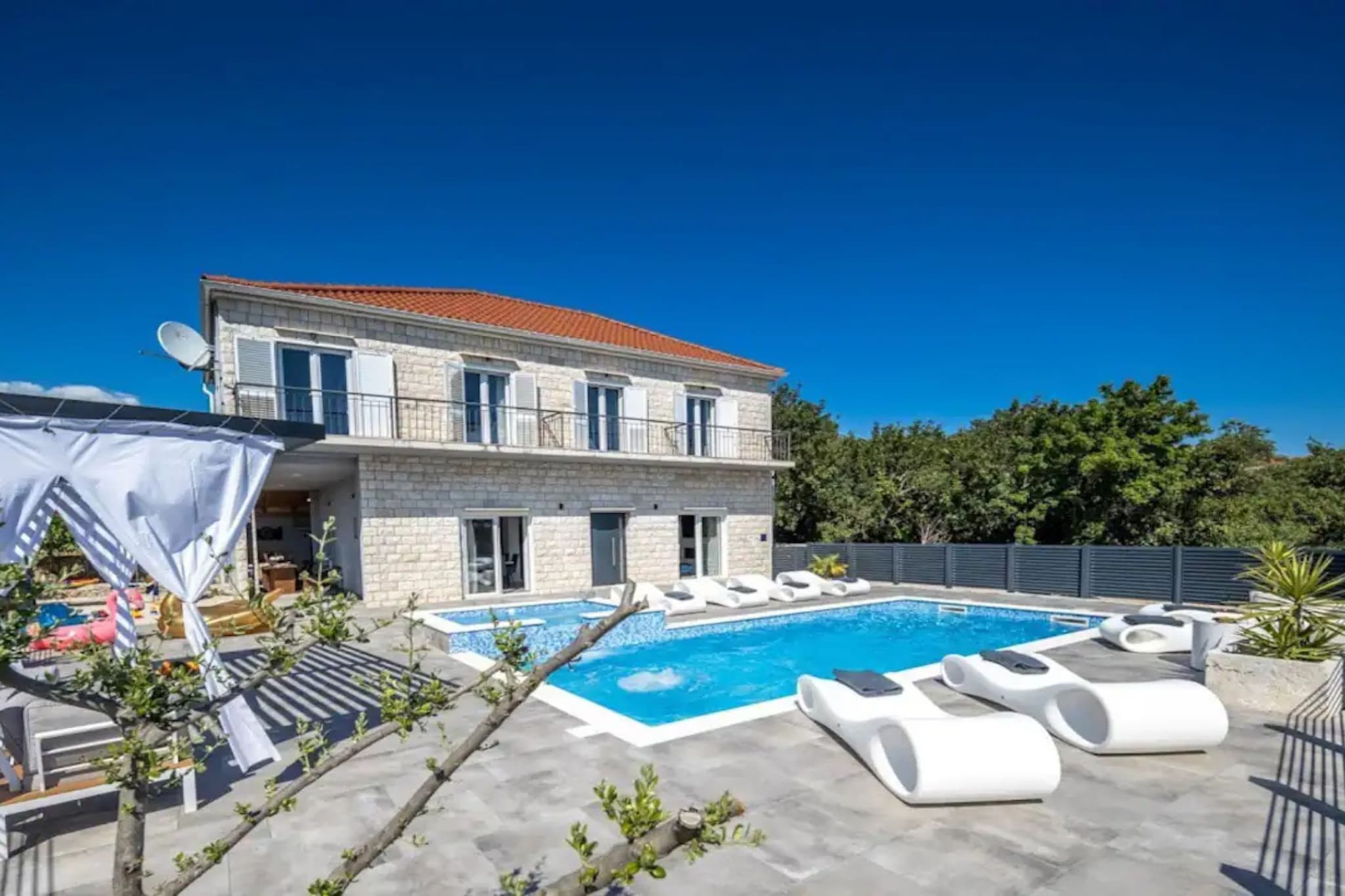 Villa Stipea - Four Bedroom Villa with Swimming Pool-Außenbereich