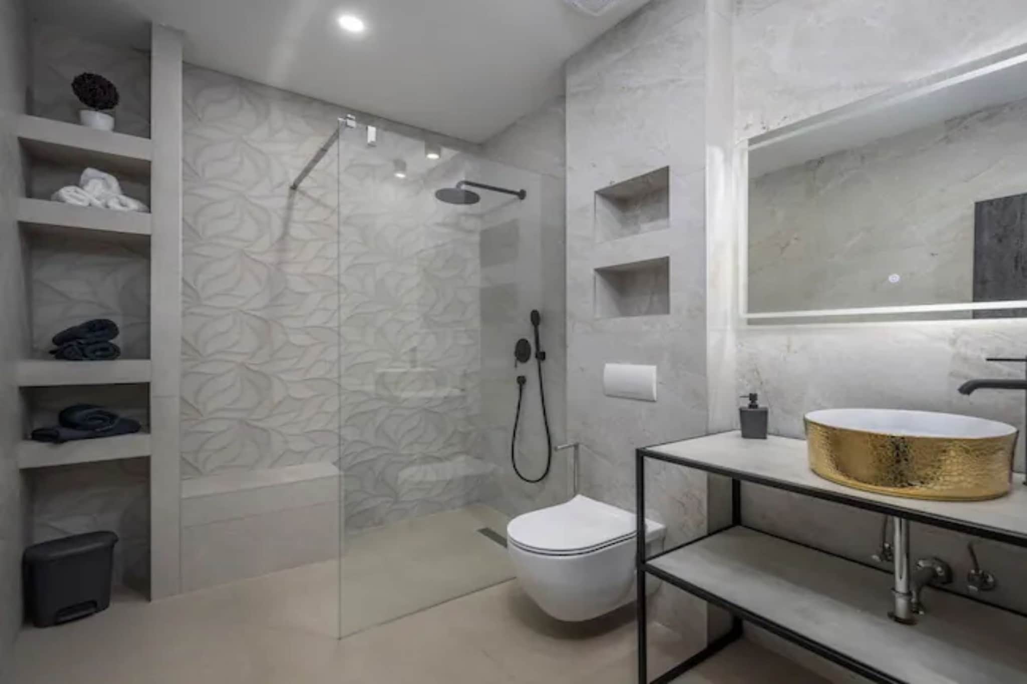 Villa Stipea - Four Bedroom Villa with Swimming Pool-Badezimmer