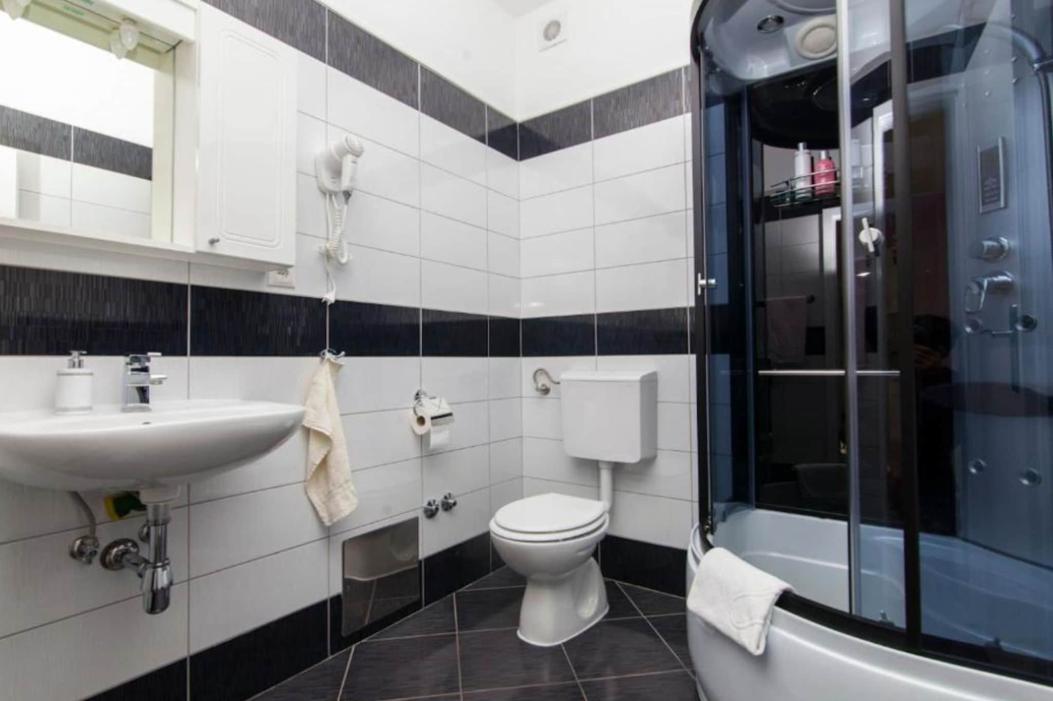 Villa Ava - Five Bedroom Villa with Swimming pool-Bathroom