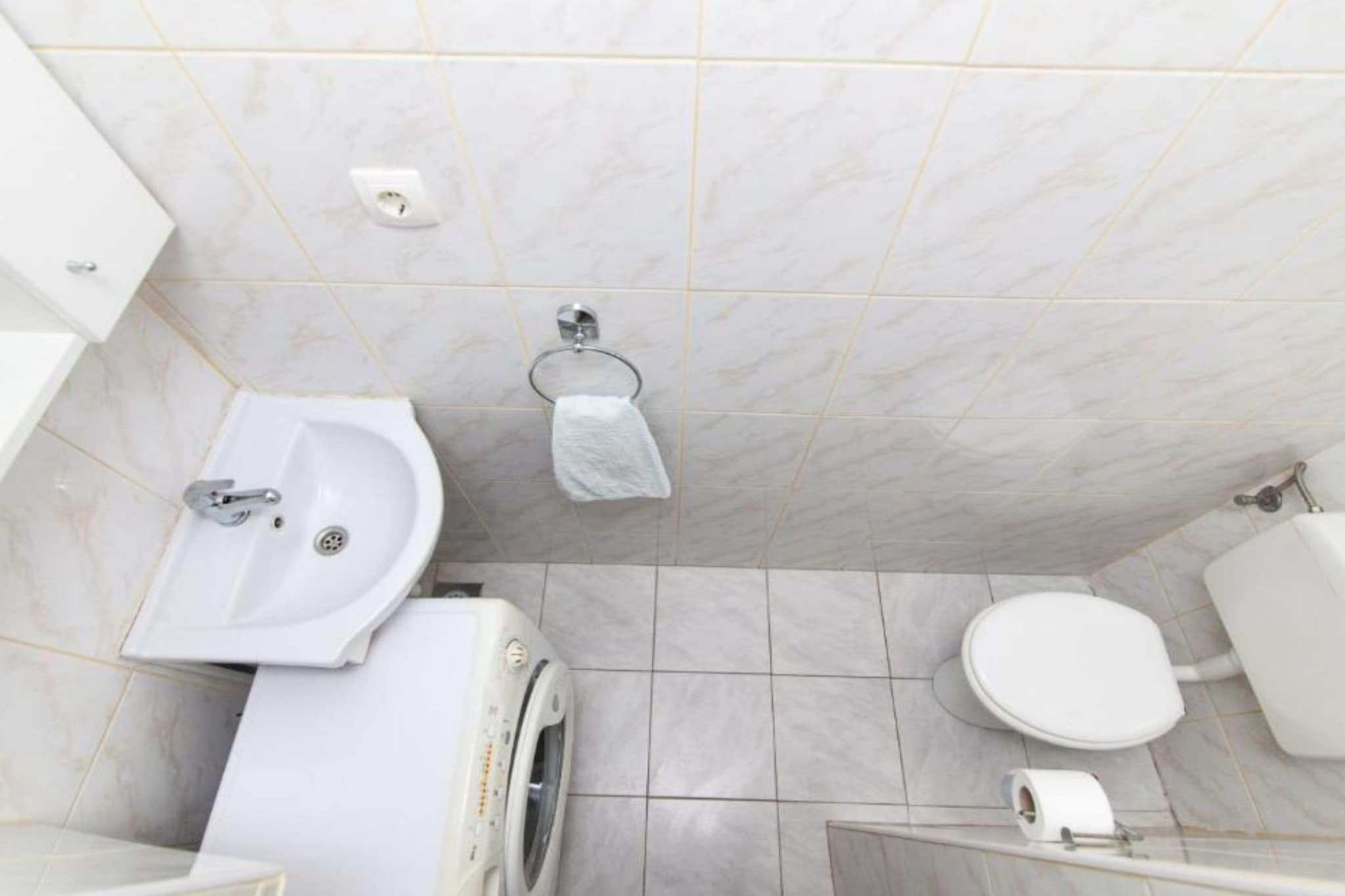 Holiday Home Miriam - Four Bedroom Holiday Home with Terrace-Bathroom