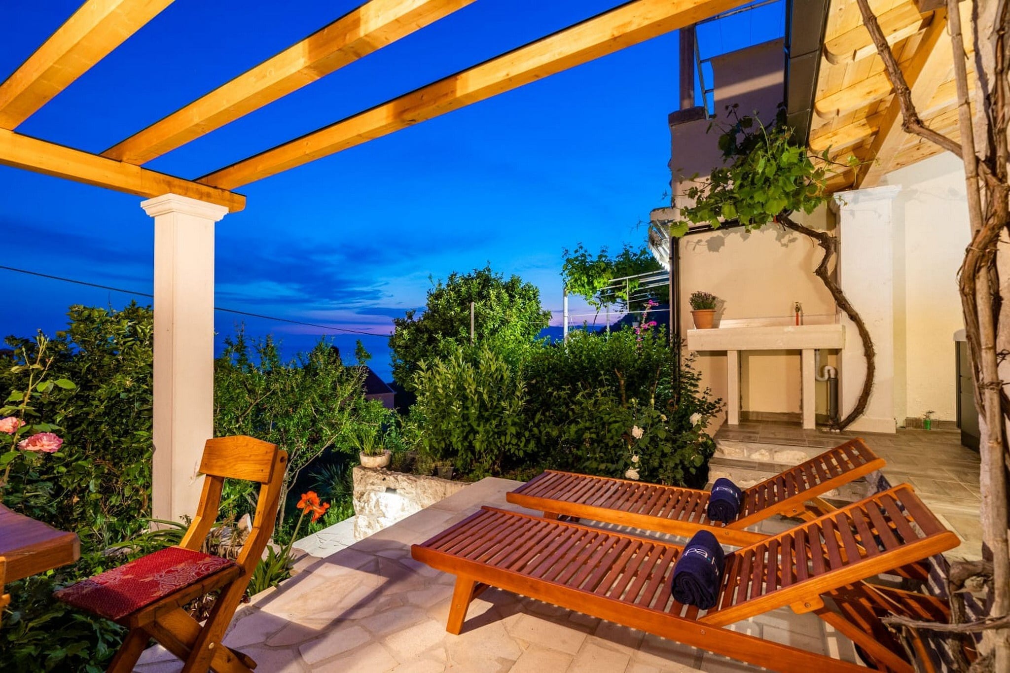 Apartment Fortuno - One Bedroom Apartment with Terrace and Sea View-Terras