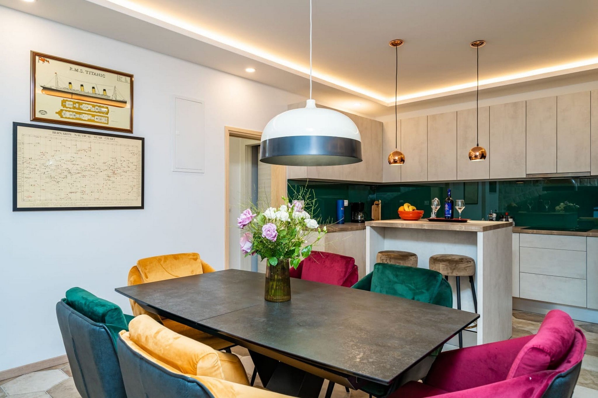 Apartment Fortuno - One Bedroom Apartment with Terrace and Sea View-Eetkamer