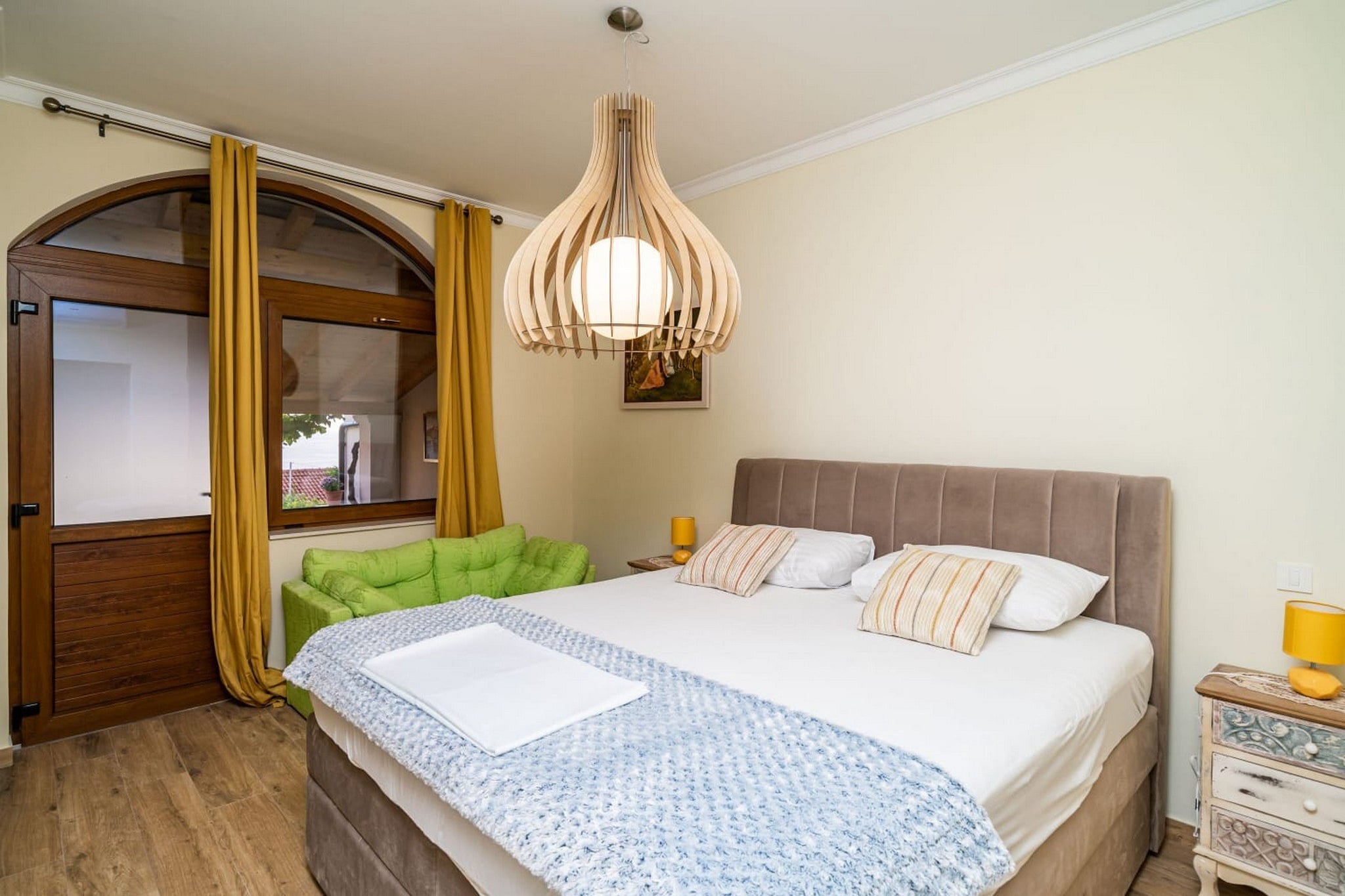 Apartment Fortuno - One Bedroom Apartment with Terrace and Sea View-Slaapkamer