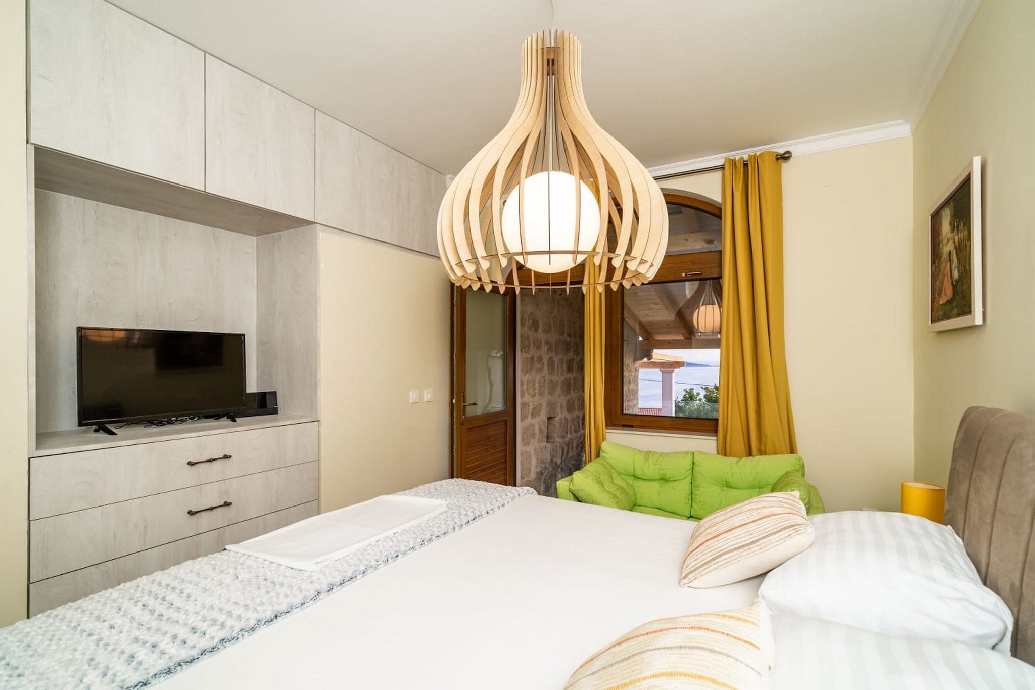 Apartment Fortuno - One Bedroom Apartment with Terrace and Sea View-Slaapkamer