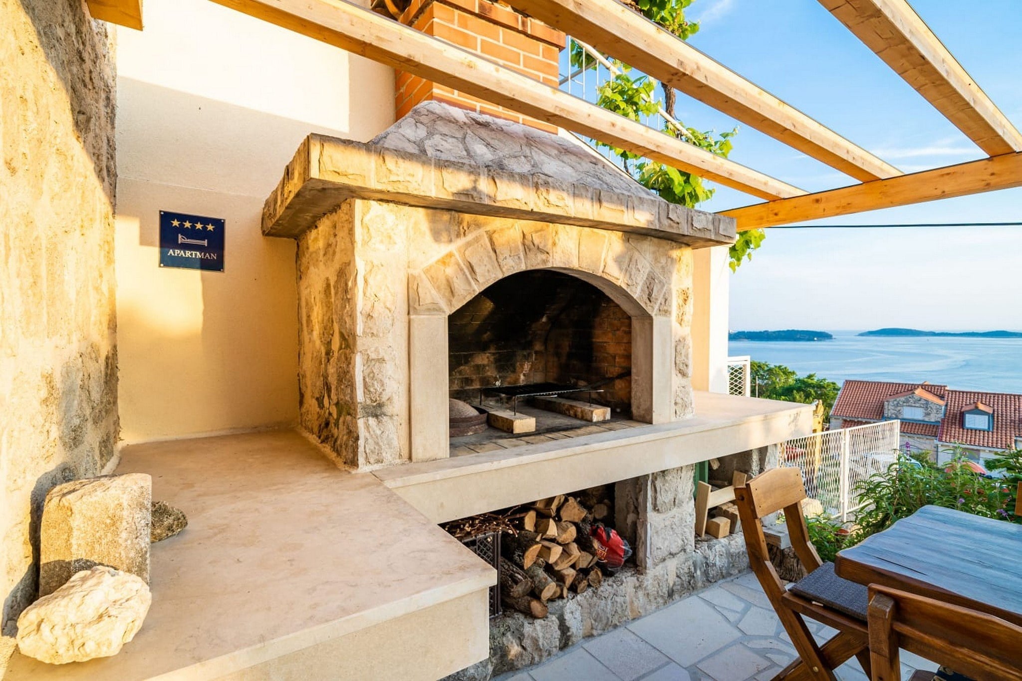 Apartment Fortuno - One Bedroom Apartment with Terrace and Sea View-Faciliteiten