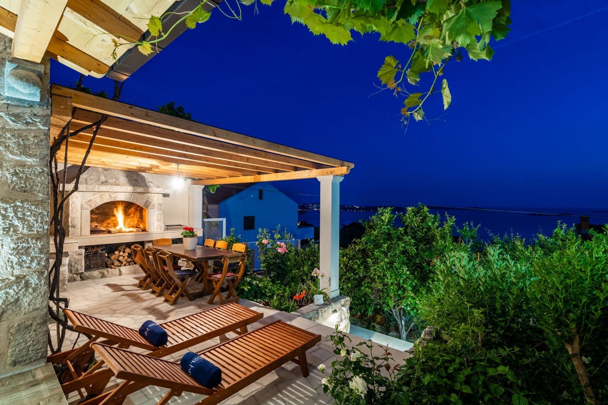 Apartment Fortuno - One Bedroom Apartment with Terrace and Sea View-Terras