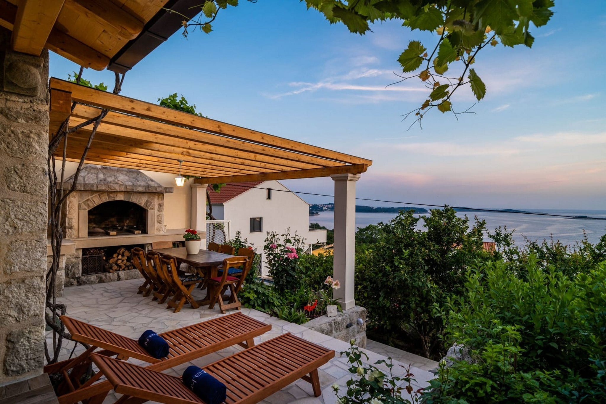 Apartment Fortuno - One Bedroom Apartment with Terrace and Sea View-Terras