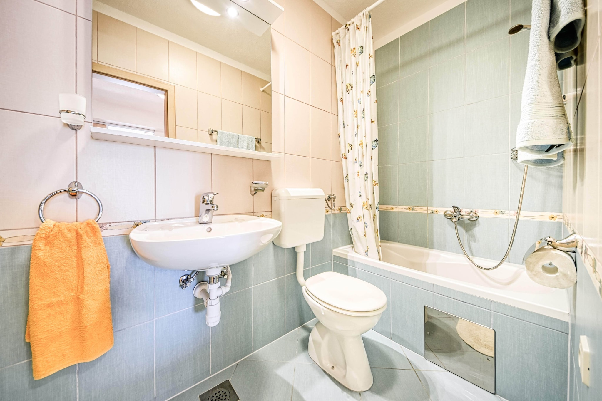 Apartments Gracin - One Bedroom Apartment with Terrace (A1)-Salle de bain