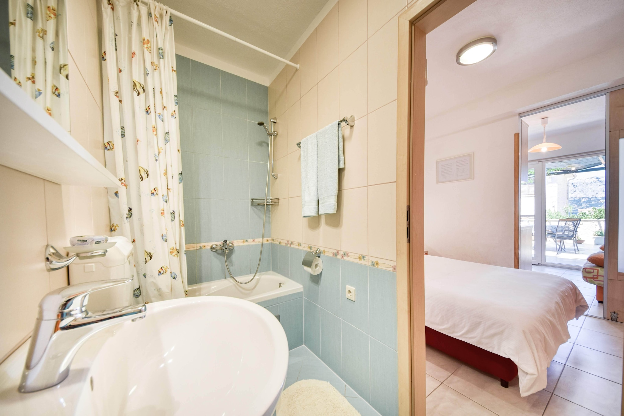 Apartments Gracin - One Bedroom Apartment with Terrace (A1)-Salle de bain