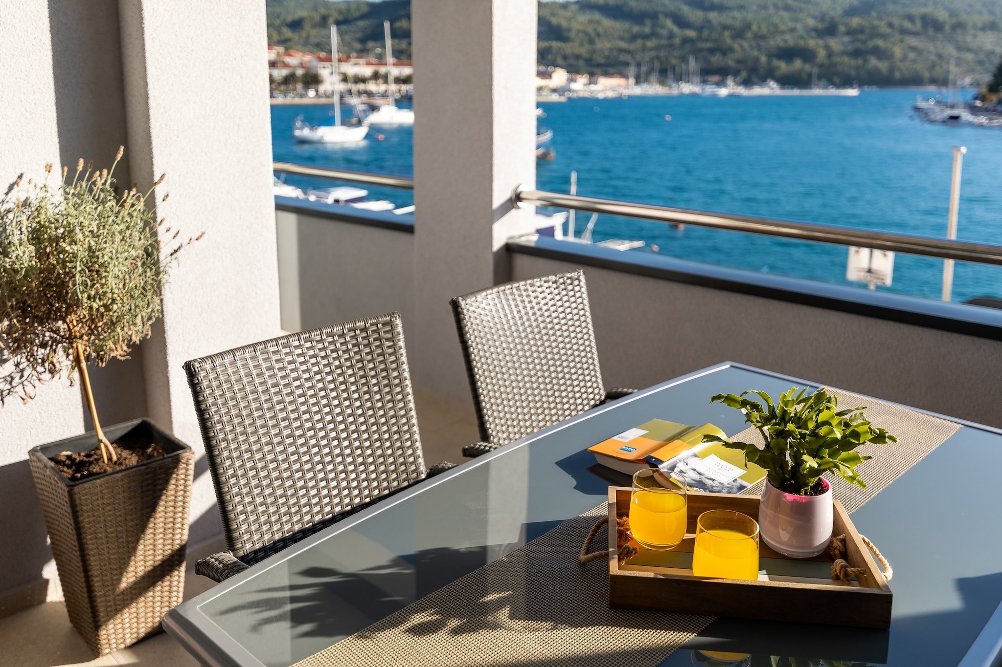 Apartments & Rooms Fisherman's Luck - Two-Bedroom Apartment with Terrace and Sea View-Außenbereich