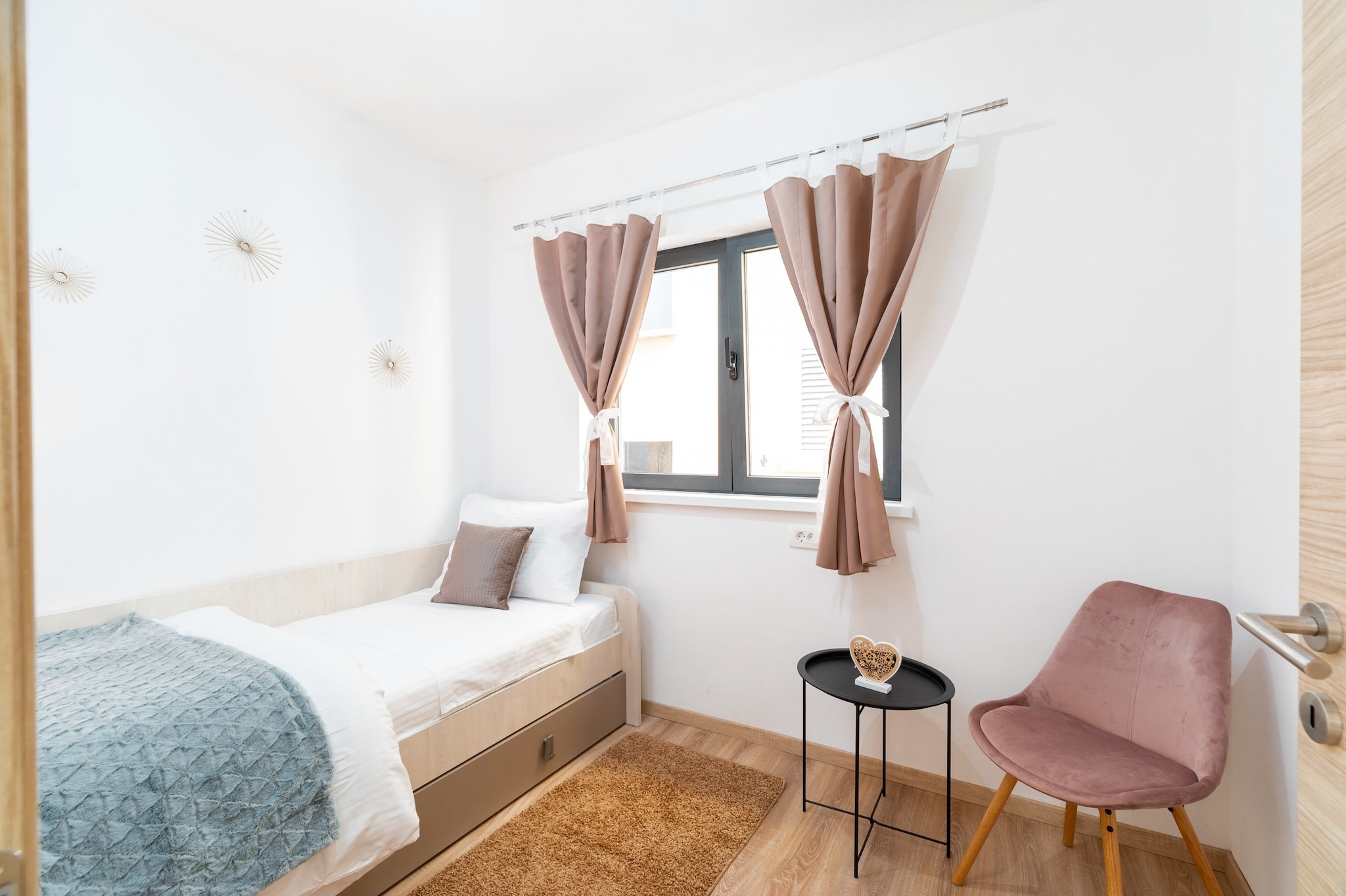 Apartments & Rooms Fisherman's Luck - Two-Bedroom Apartment with Terrace and Sea View-Schlafzimmer