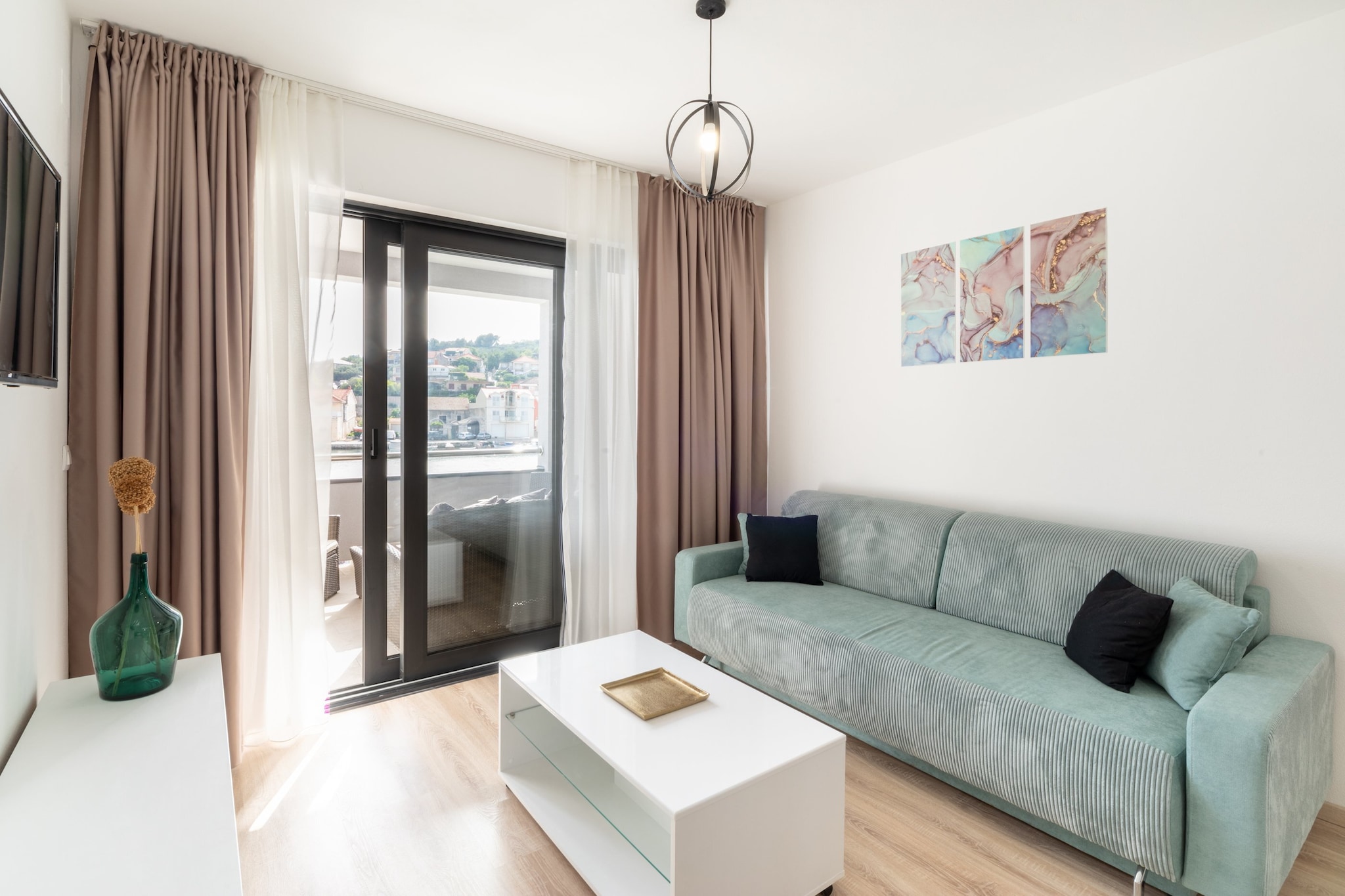 Apartments & Rooms Fisherman's Luck - One-Bedroom Apartment with Terrace and Sea View-Dining room