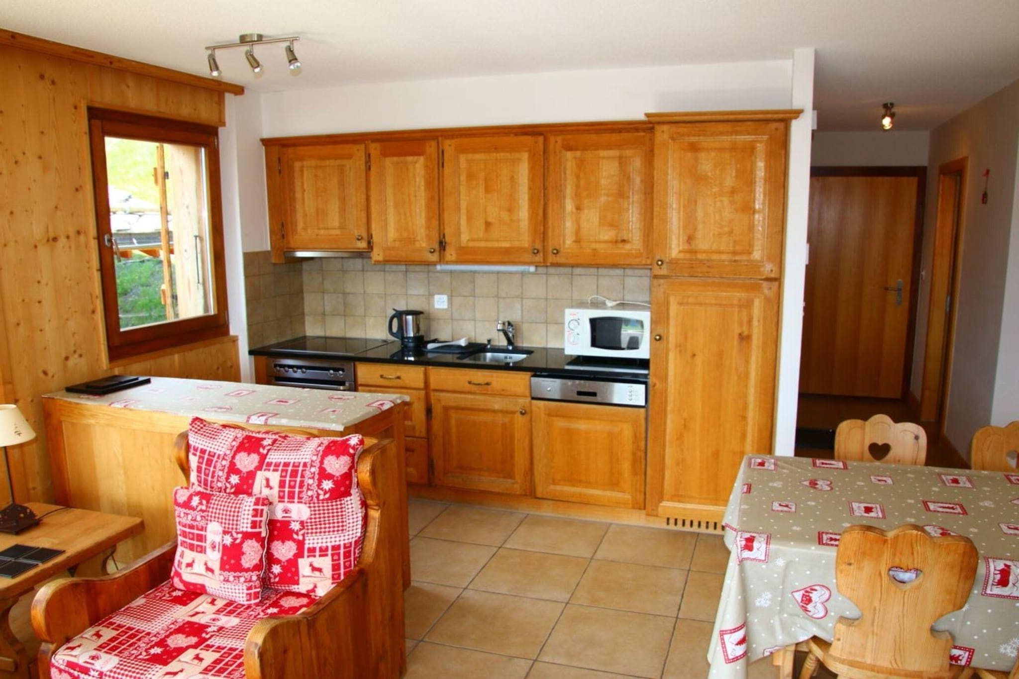 Balcons du Soleil Y3 322 -QUIET apartment 4 pers-Keuken