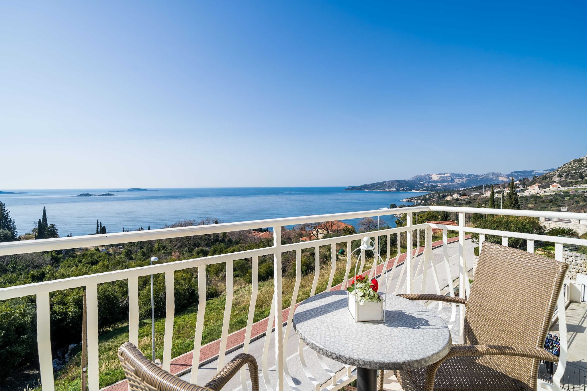 Villa Samba - Two Bedroom Apartment with Balcony and Sea View-Balcon-terrasse