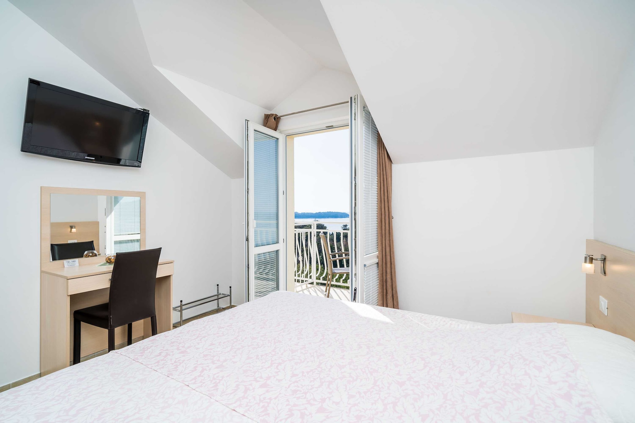 Villa Samba - Two Bedroom Apartment with Balcony and Sea View-Chambre