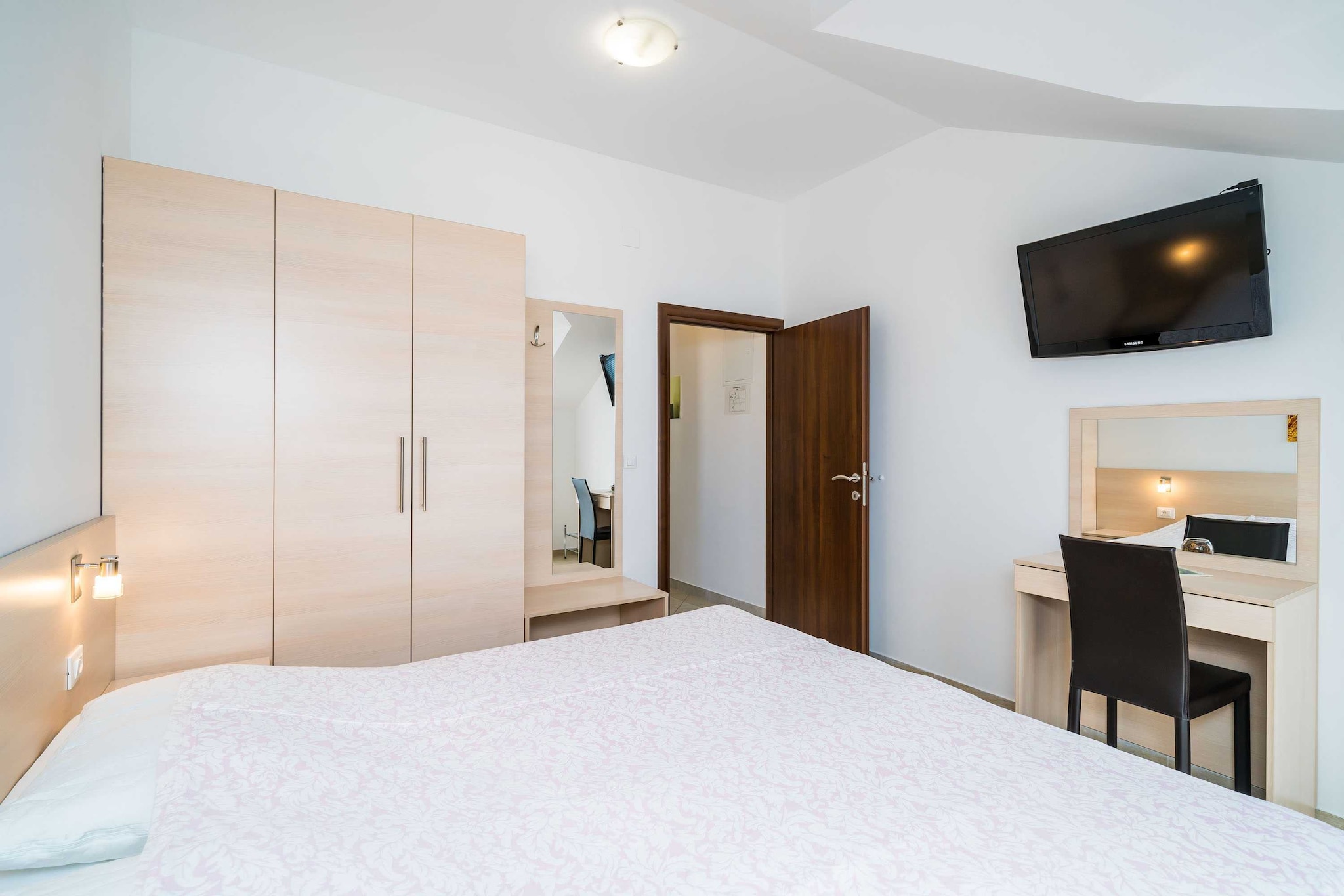 Villa Samba - Two Bedroom Apartment with Balcony and Sea View-Chambre