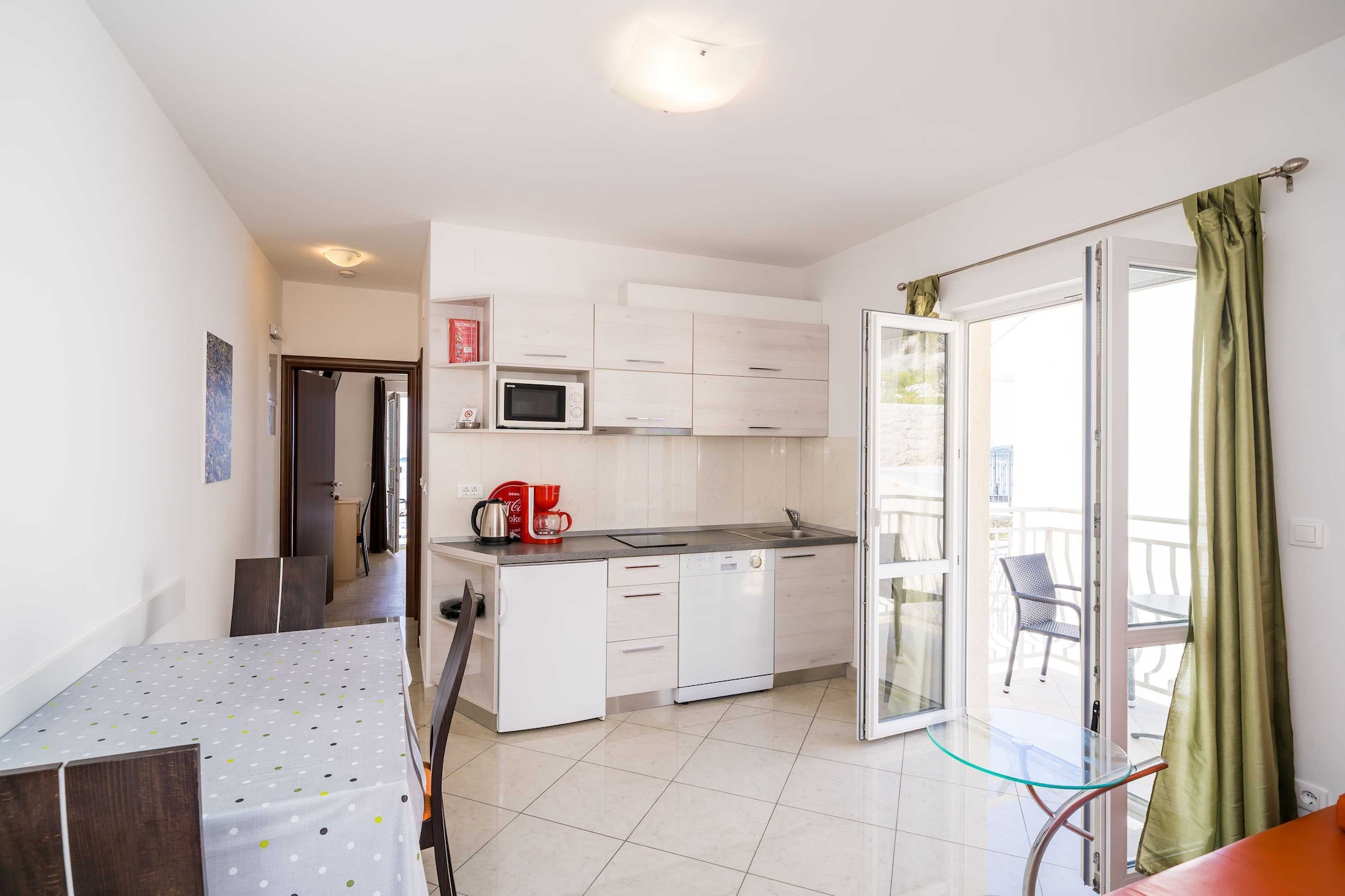 Villa Samba - Two Bedroom Apartment with Balcony and Sea View-Cuisine
