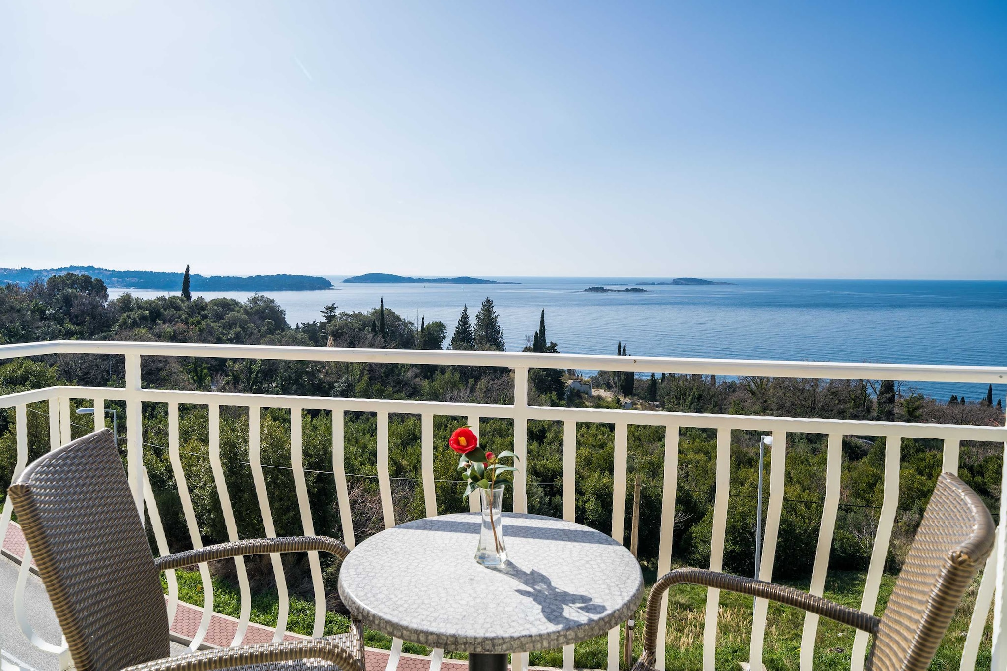 Villa Samba - Two Bedroom Apartment with Balcony and Sea View-Balcon-terrasse