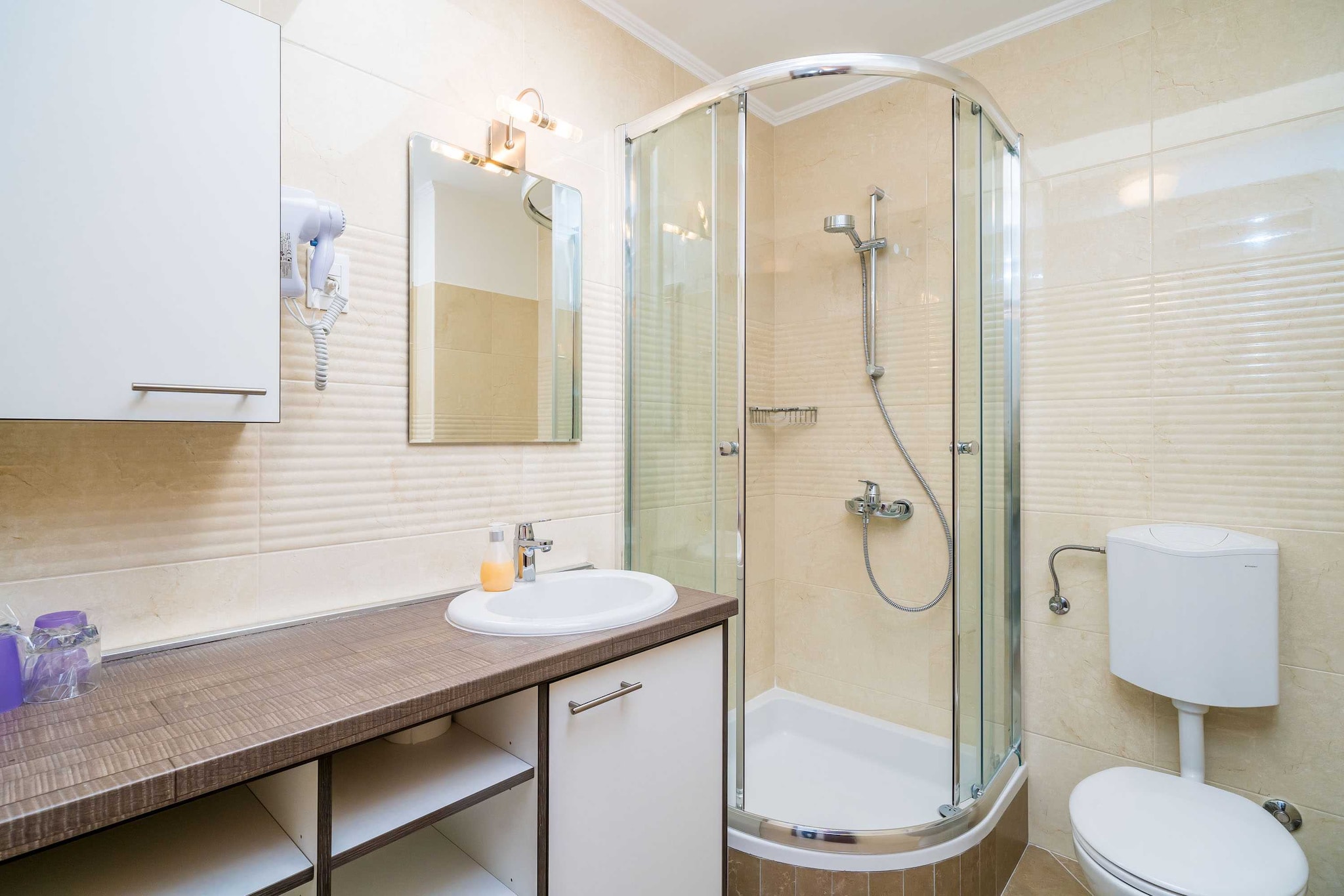 Villa Samba - Two Bedroom Apartment with Balcony and Sea View-Salle de bain