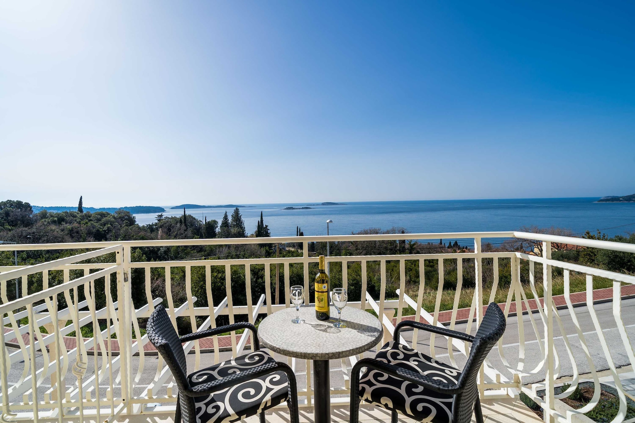 Villa Samba - Two Bedroom Apartment with Balcony and Sea View