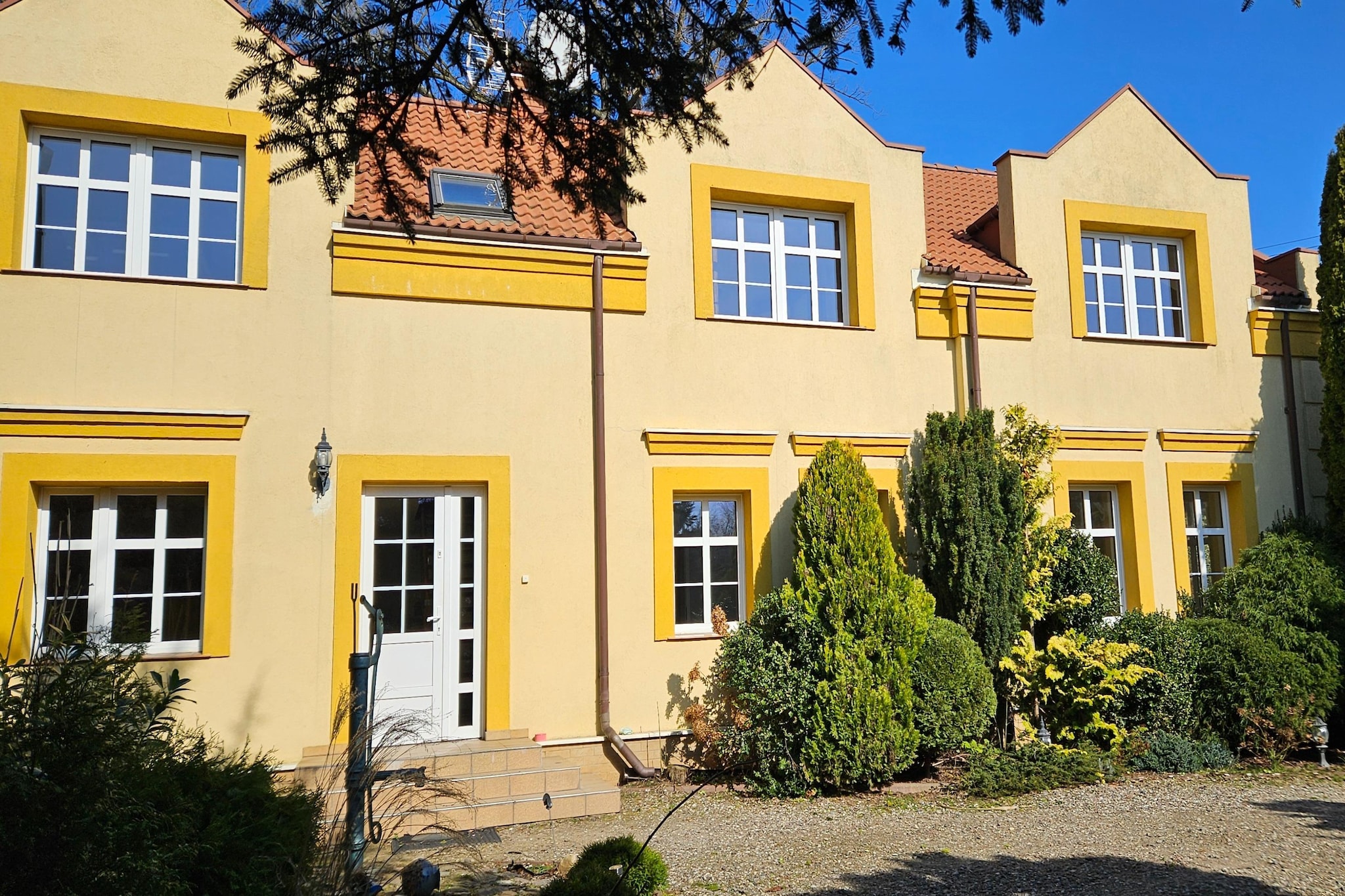 Exterior Summer