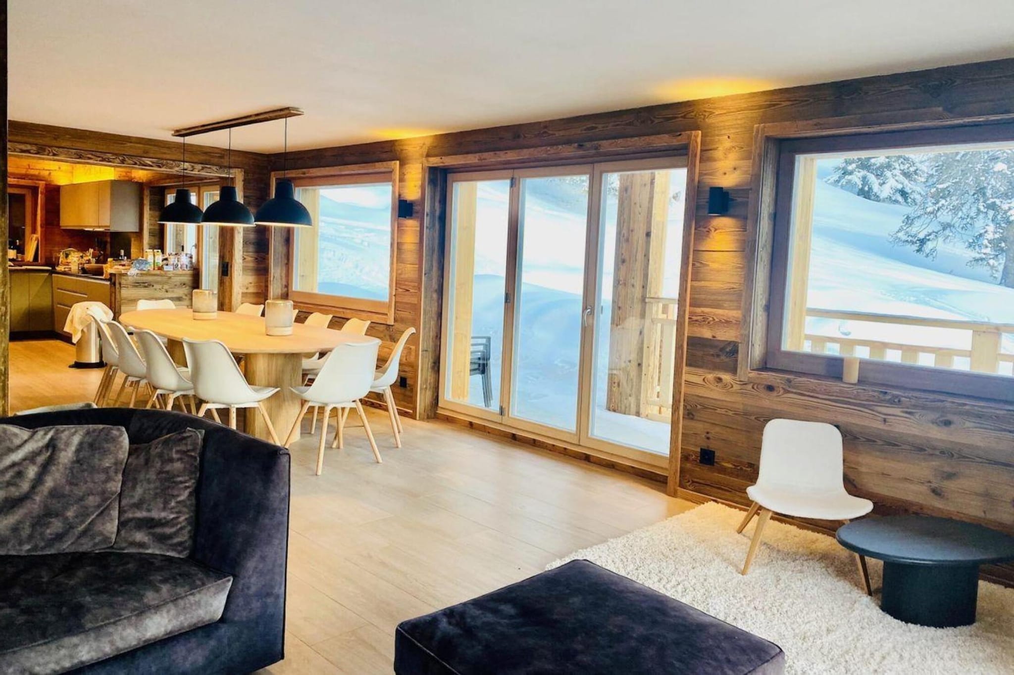 Paradis Perdu SKI IN & QUIET chalet 14 personnes-Eetkamer