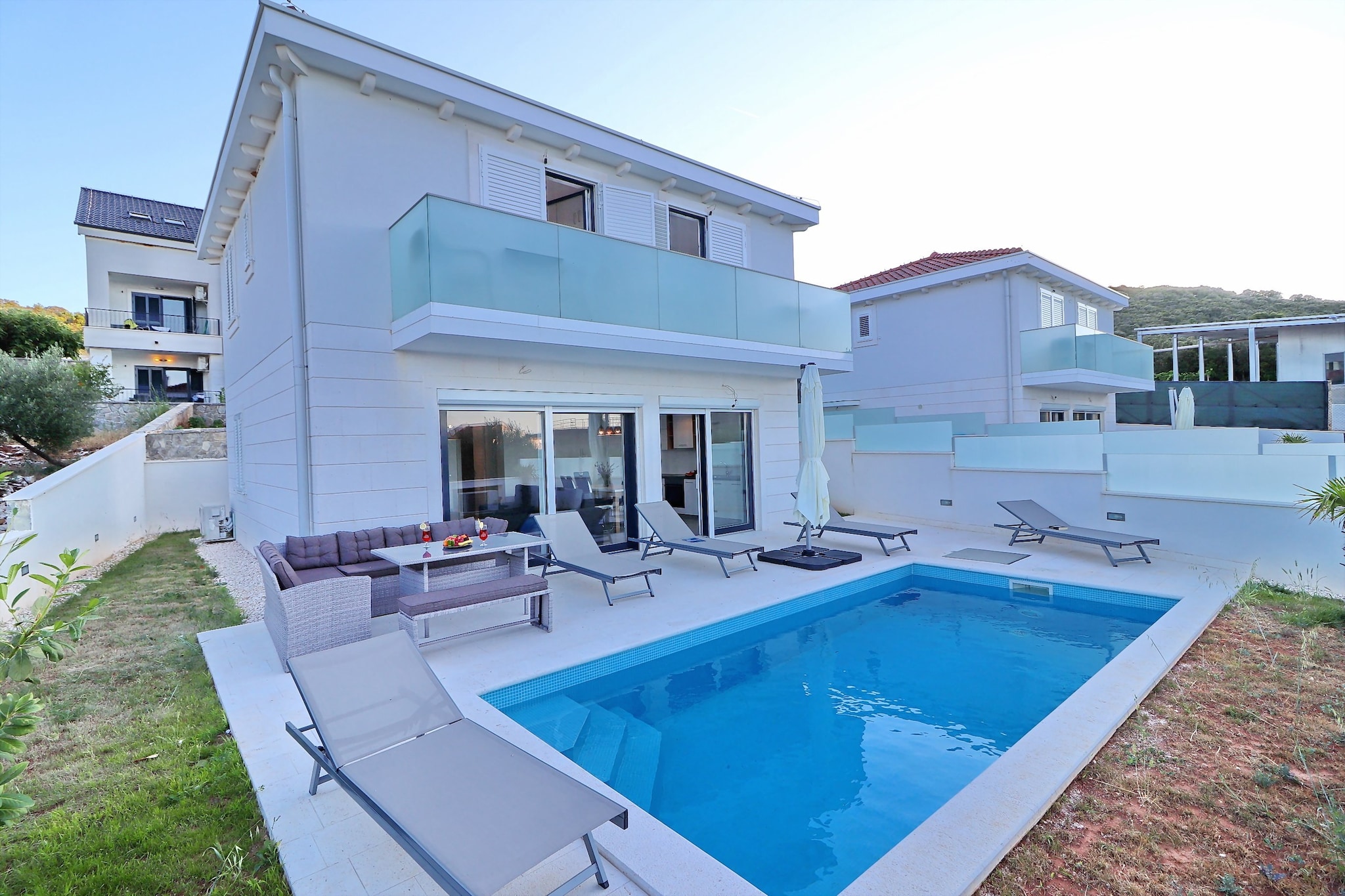 Villa E & D  - Four Bedroom Villa with Pool and Patio - Villa D-Pool