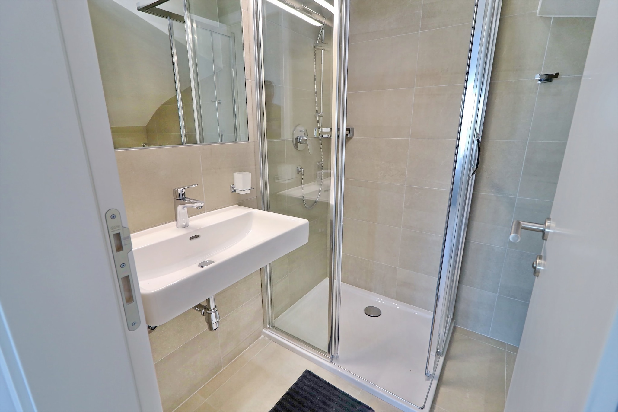 Villa E & D  - Four Bedroom Villa with Pool and Patio - Villa D-Bathroom