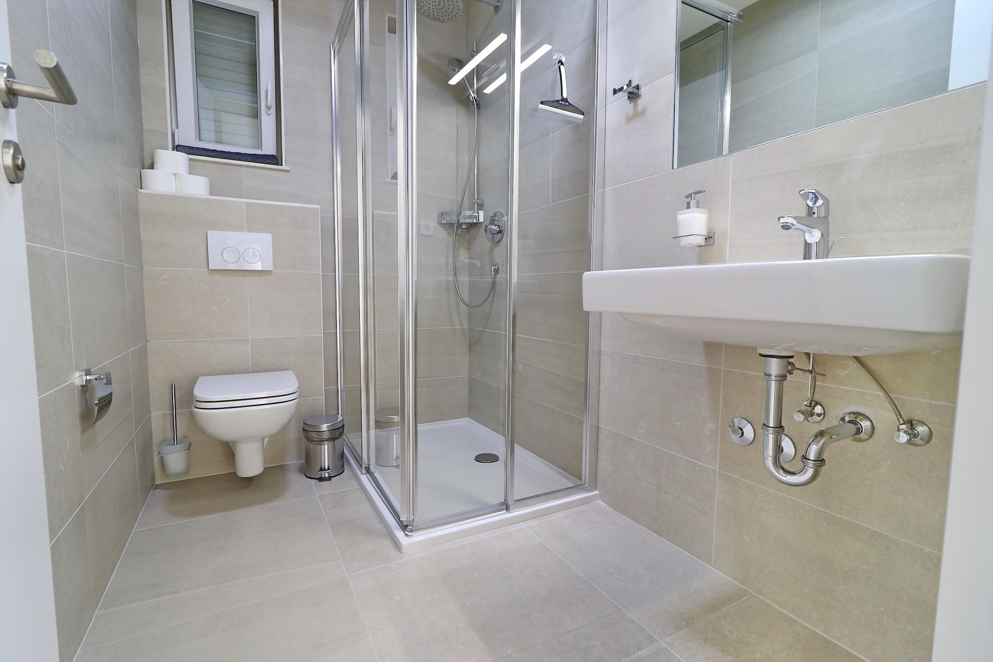 Villa E & D  - Four Bedroom Villa with Pool and Patio - Villa D-Bathroom