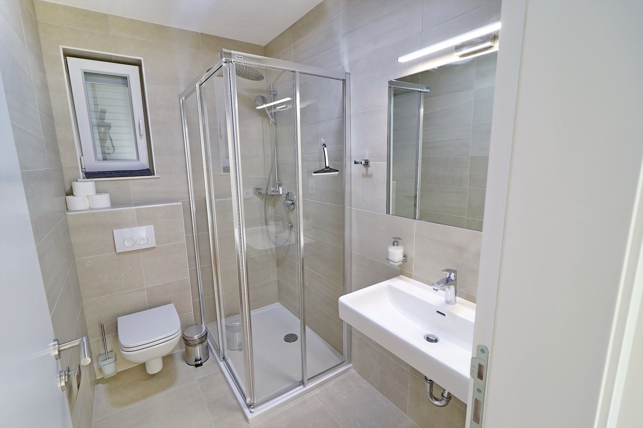 Villa E & D  - Four Bedroom Villa with Pool and Patio - Villa D-Bathroom