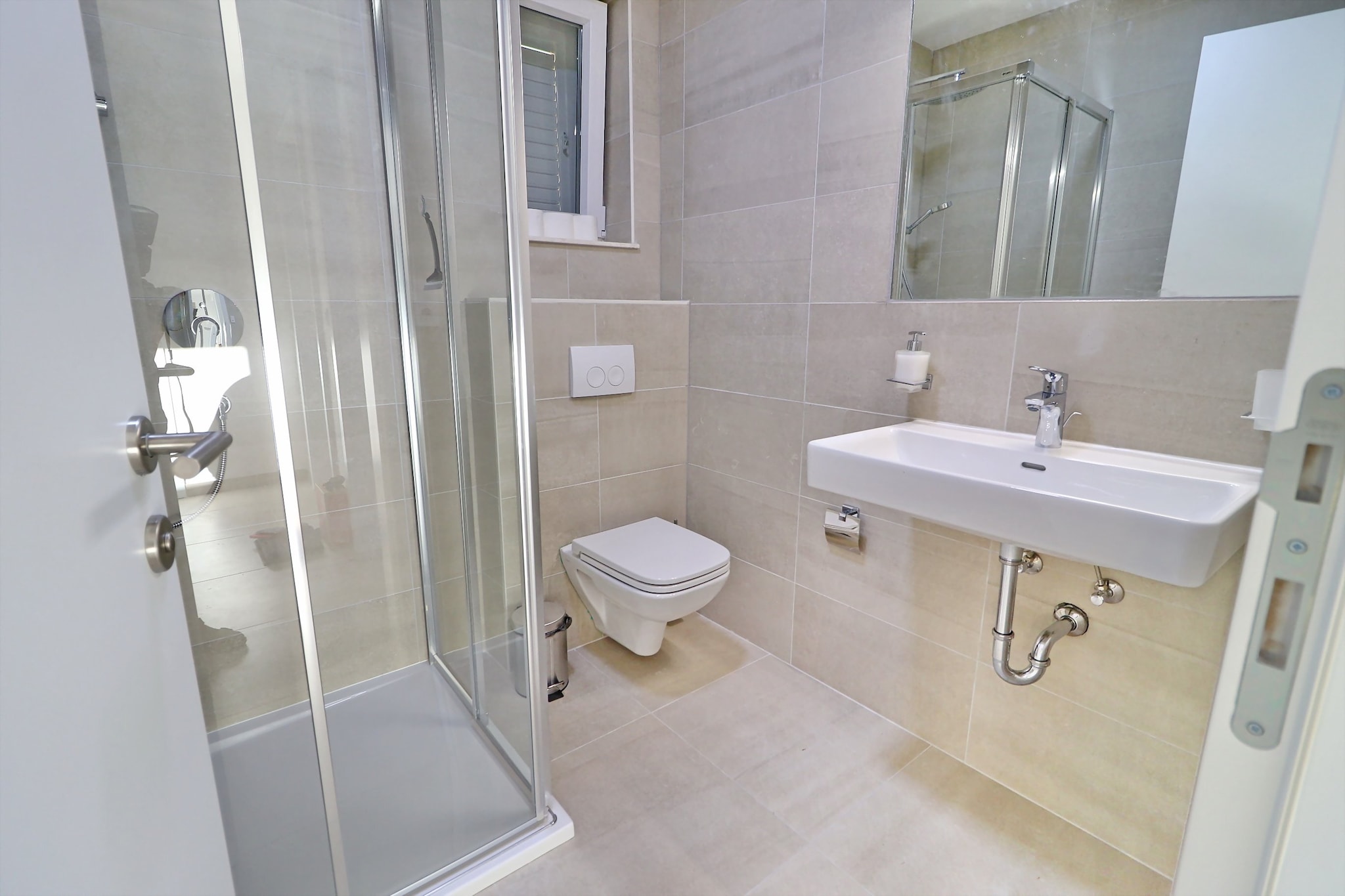 Villa E & D  - Four Bedroom Villa with Pool and Patio - Villa D-Bathroom