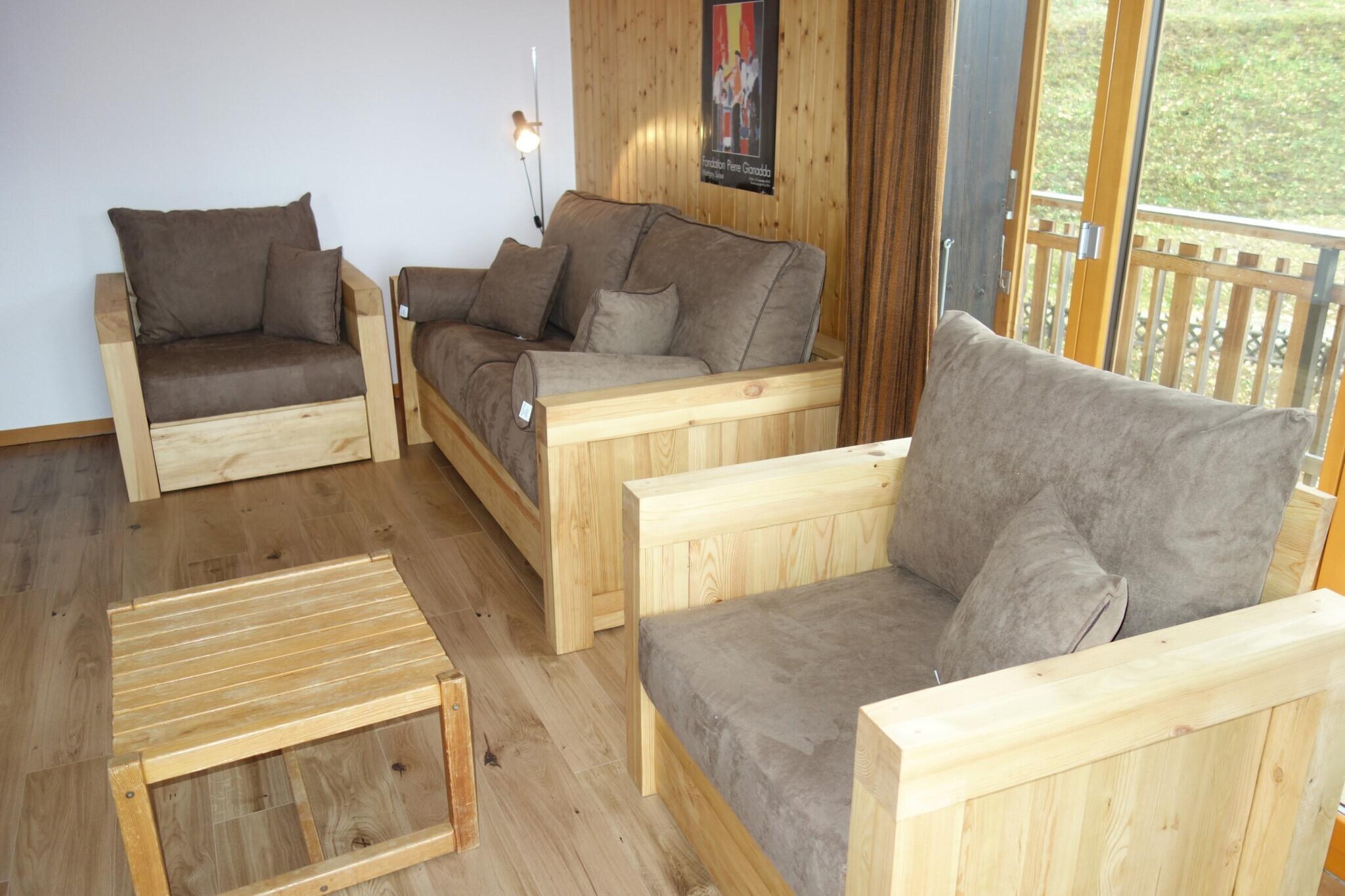This charming apartment is designed to accommodate up to six guests, offering a comfortable stay in the heart of Veysonnaz, Switzerland. The space features one bedroom with two single beds and a living area that includes a sofa bed, ideal for additional guests. Guests can unwind on the corner balcony with stunning views of Nendaz and the valley. The apartment is pet-friendly, allowing animals under 30 kilos, and provides convenient amenities such as a ski room and paid parking spaces. 

Conveniently located, the apartment is just steps away from essential services and attractions. Shops and restaurants are only 50 meters from the residence, while the cable car station is 550 meters away for easy access to ski slopes and hiking trails. In winter, a free shuttle bus stops just 20 meters from the building, making transportation hassle-free. This central location allows guests to fully enjoy the vibrant resort atmosphere and engage in various recreational activities.

The apartment includes a fully equipped open kitchen featuring modern appliances such as a coffee machine, oven, microwave, and dishwasher, perfect for preparing meals at home. The bathroom is equipped with a shower and toilet for convenience. Additional services, available for an extra charge, include bed linen and towel rentals, final cleaning, and pet fees. Guests can also enjoy access to the public swimming pool during summer and winter, as well as discounts on equipment rentals and local activities, ensuring a memorable holiday experience.