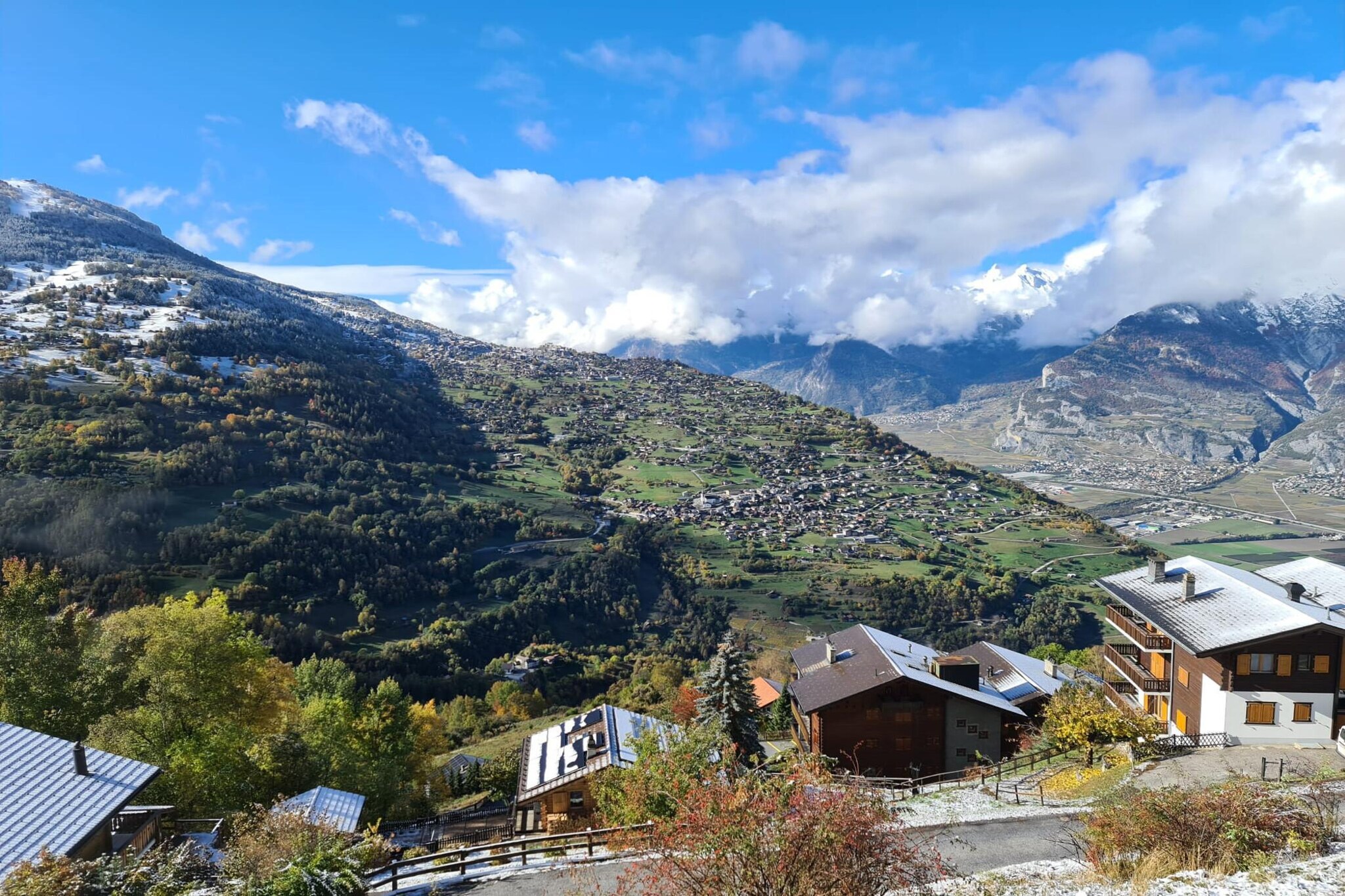 Flat in Veysonnaz near Ski Lift & Valley Views