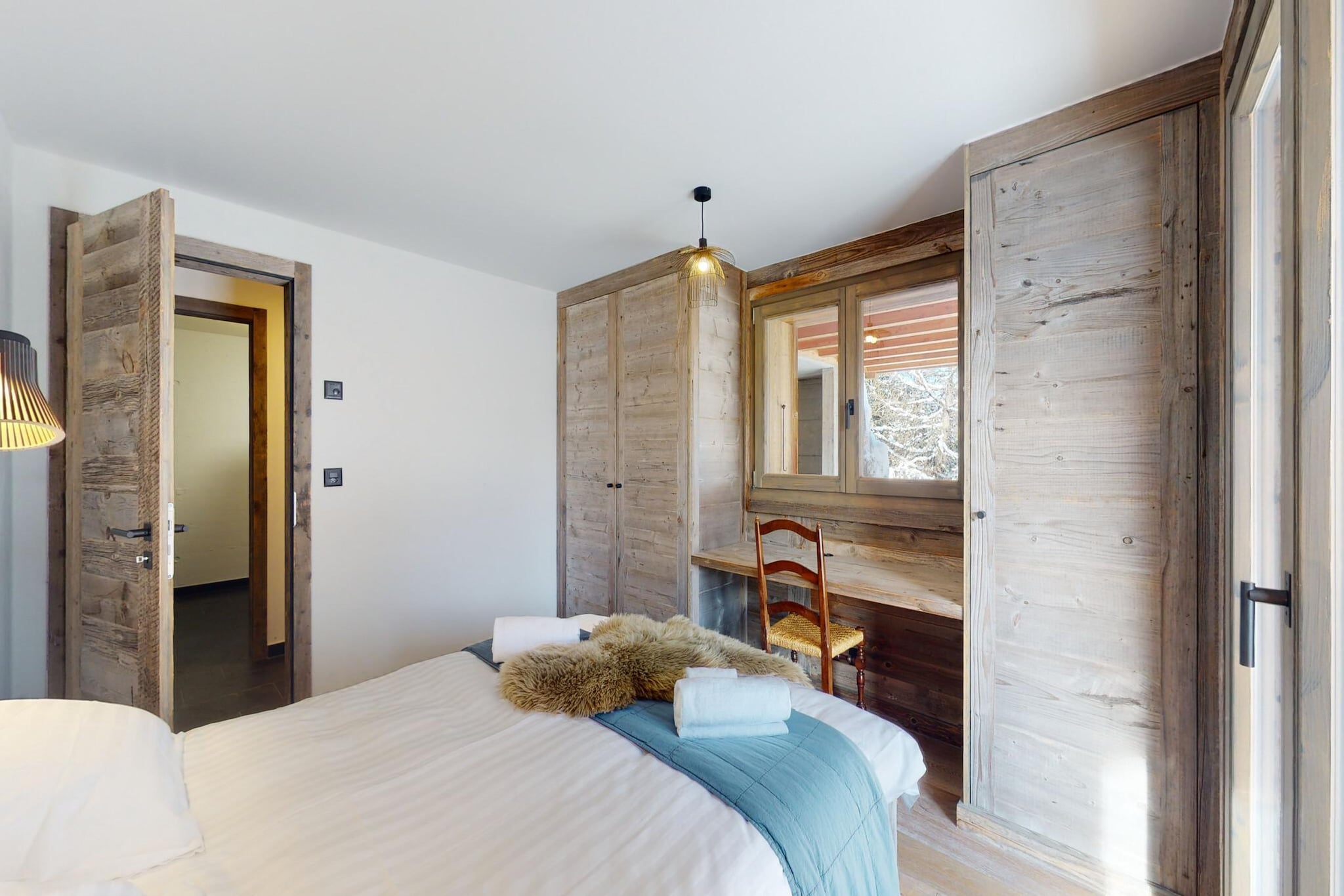 Ecureuil noir COSY & QUIET chalet 10 personnes-Bedroom