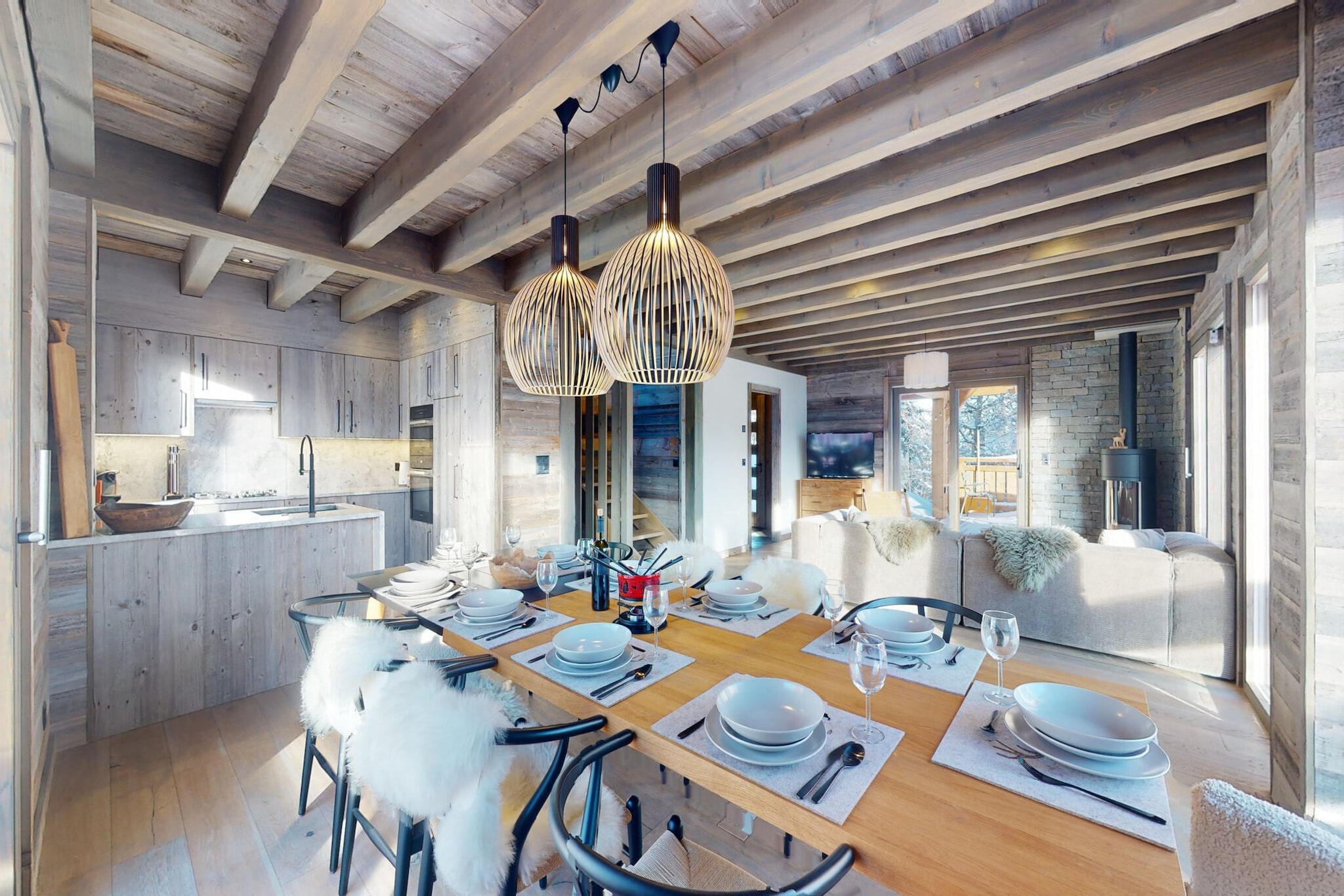 Ecureuil noir COSY & QUIET chalet 10 personnes-Dining room