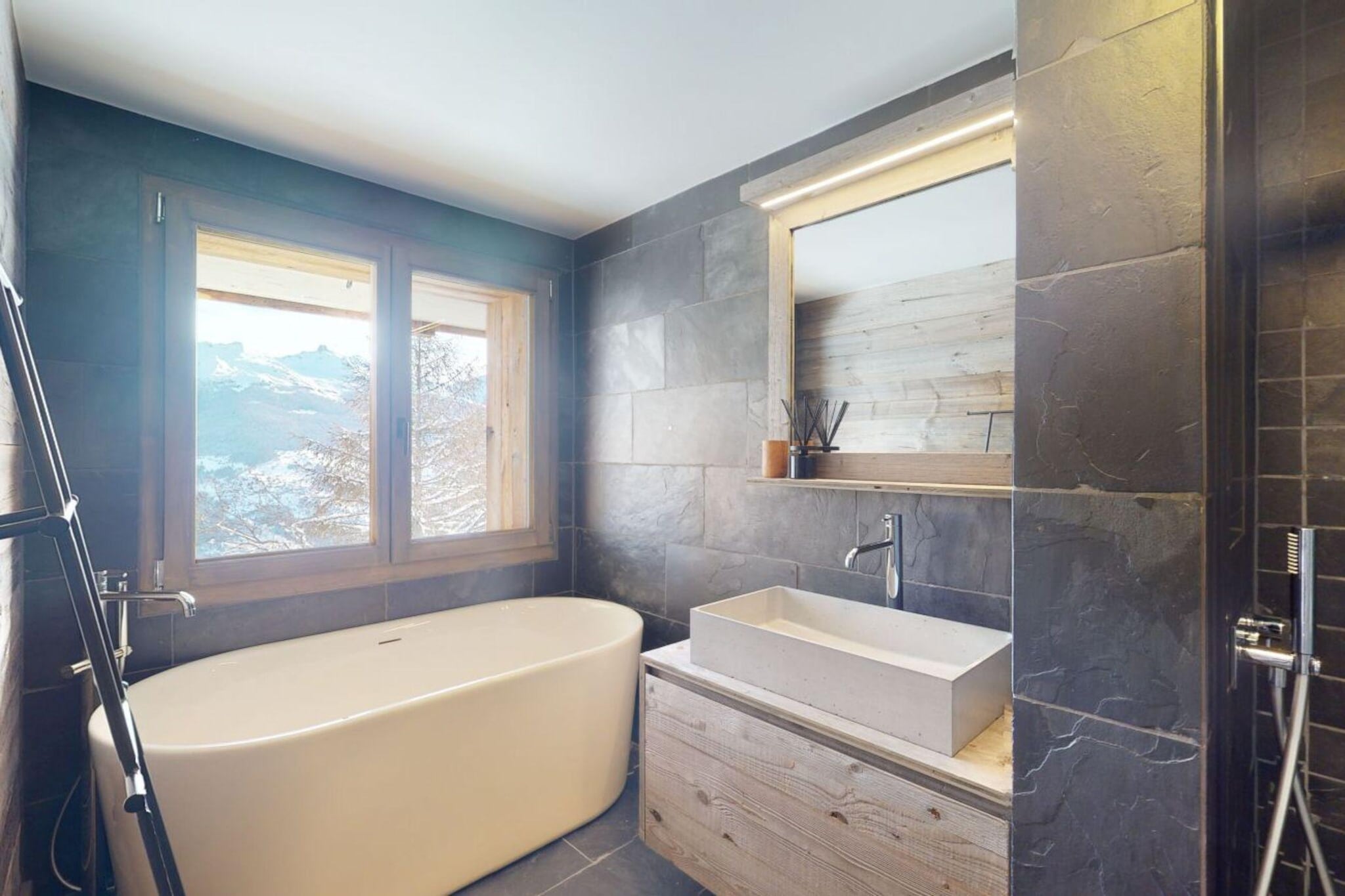 Ecureuil noir COSY & QUIET chalet 10 personnes-Bathroom