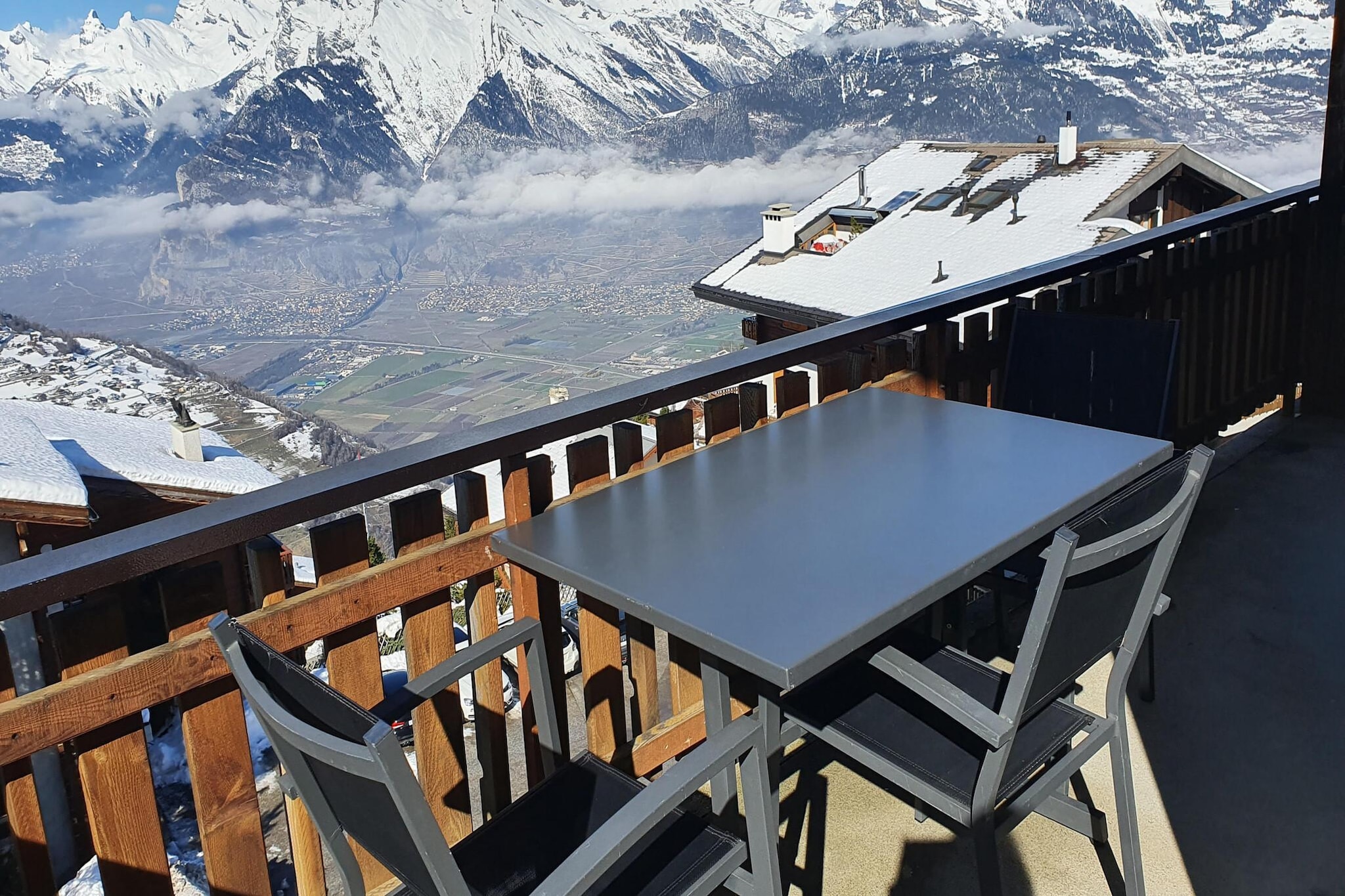 Apartment for 8 in Veysonnaz