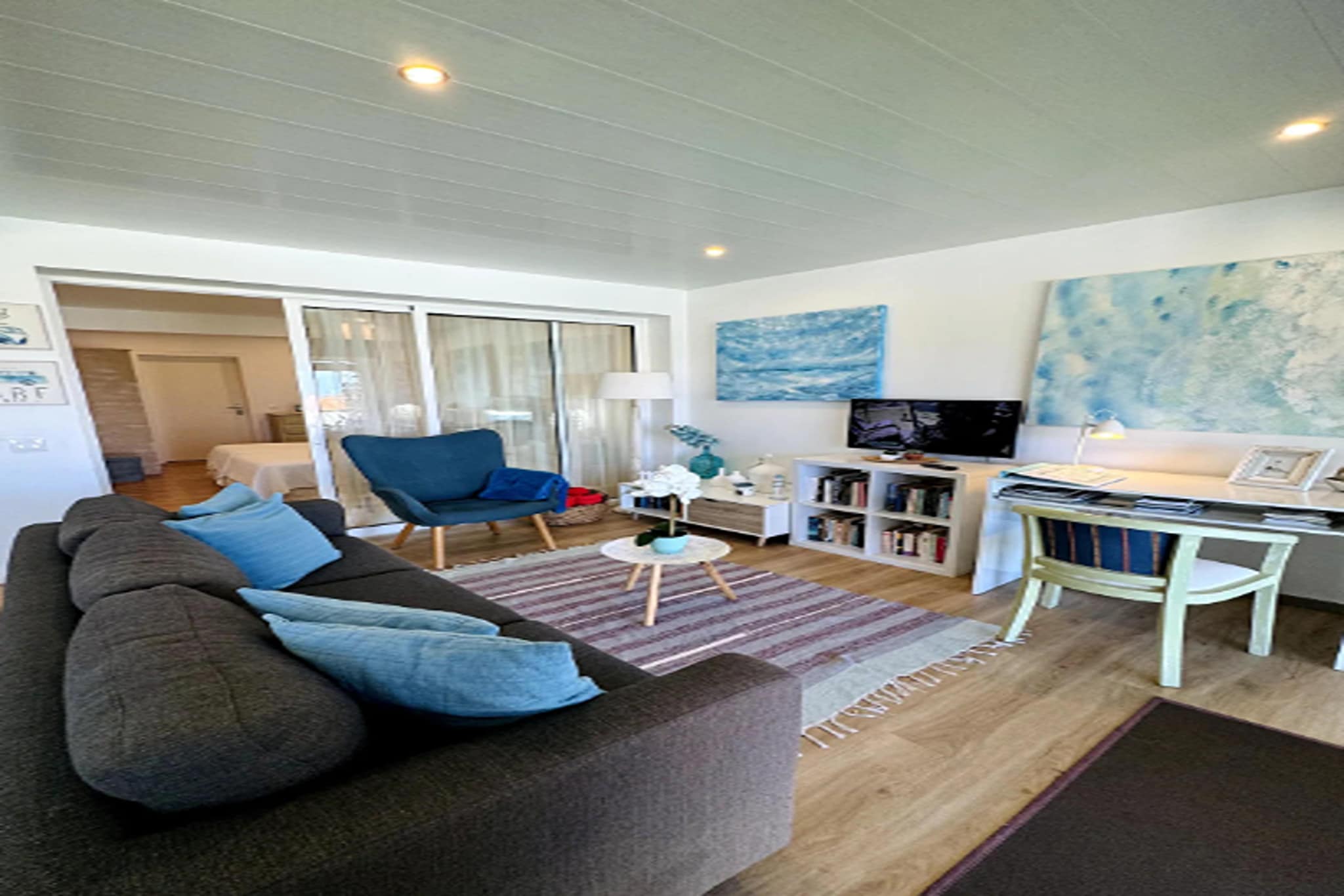 Villa Matilde and Joaquim offer a tranquil coastal escape with breathtaking views of Penha D'Ãguia and the Atlantic Ocean. Located in the picturesque village of Porto da Cruz, this peaceful villa provides easy access to water activities such as fishing, diving, and surfing, as well as opportunities for hiking through the Laurisilva forest and birdwatching. The villa is just 3 minutes from the village center, with the beach, bathing complex, and public transport links a short distance away.

The ground-floor apartment features a cozy and stylish interior with two comfortable bedrooms, each with en-suite bathrooms. The open kitchen overlooks the garden, offering a peaceful space to unwind. A dedicated work area with cable and Wi-Fi connection ensures convenience for those needing to stay connected. Outside, the private porch and garden provide the perfect spot to relax, with stunning sea views and the soothing sounds of the ocean.

For outdoor dining, the apartment includes a barbecue and seating area, ideal for enjoying meals al fresco while taking in the magnificent surroundings. Villa Matilde and Joaquim are part of a two-apartment villa, with a T0 apartment also available on the first floor.

Set on the northwest coast of Madeira, the villa is perfectly situated for hiking, local excursions, and exploring the beauty of the island. Nearby activities include 4x4 safaris, boat trips, canyoning, and coasteering. From October 1, 2024, a tourist eco-tax will apply. Check-in is from 15:00 to 21:00, and check-out is by 10:00.