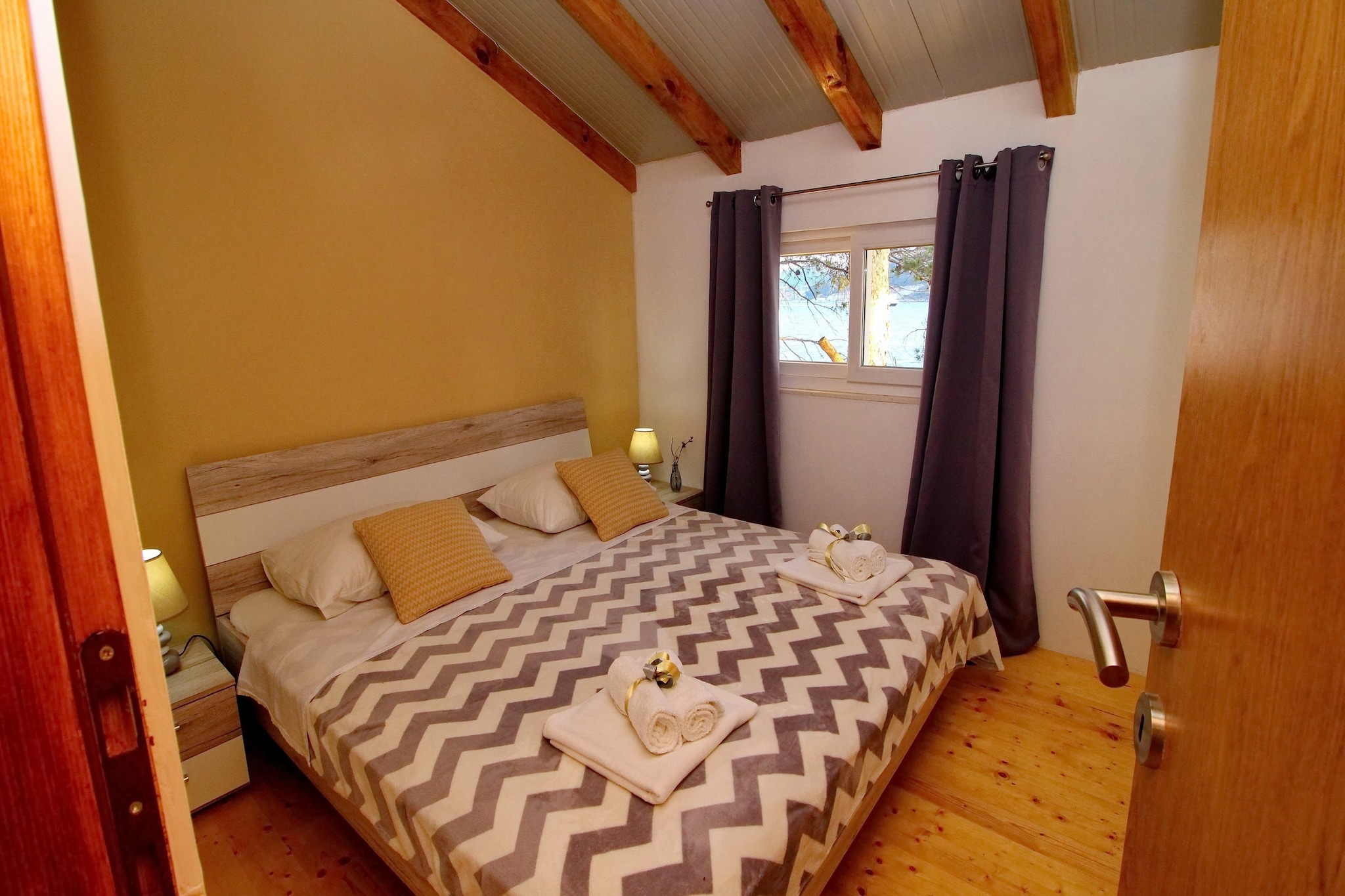 Holiday Home Bili Žal - Two Bedroom Holiday Home with Terrace and Sea View-Schlafzimmer